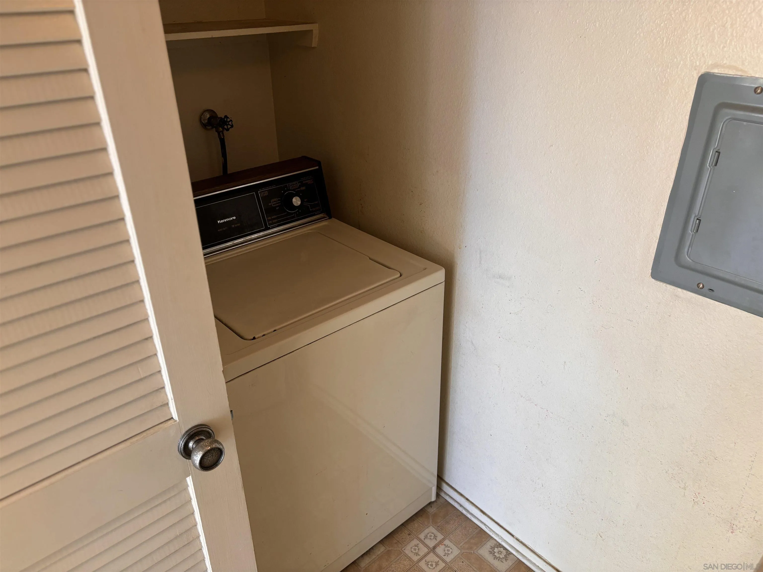 5214 Marigot Place