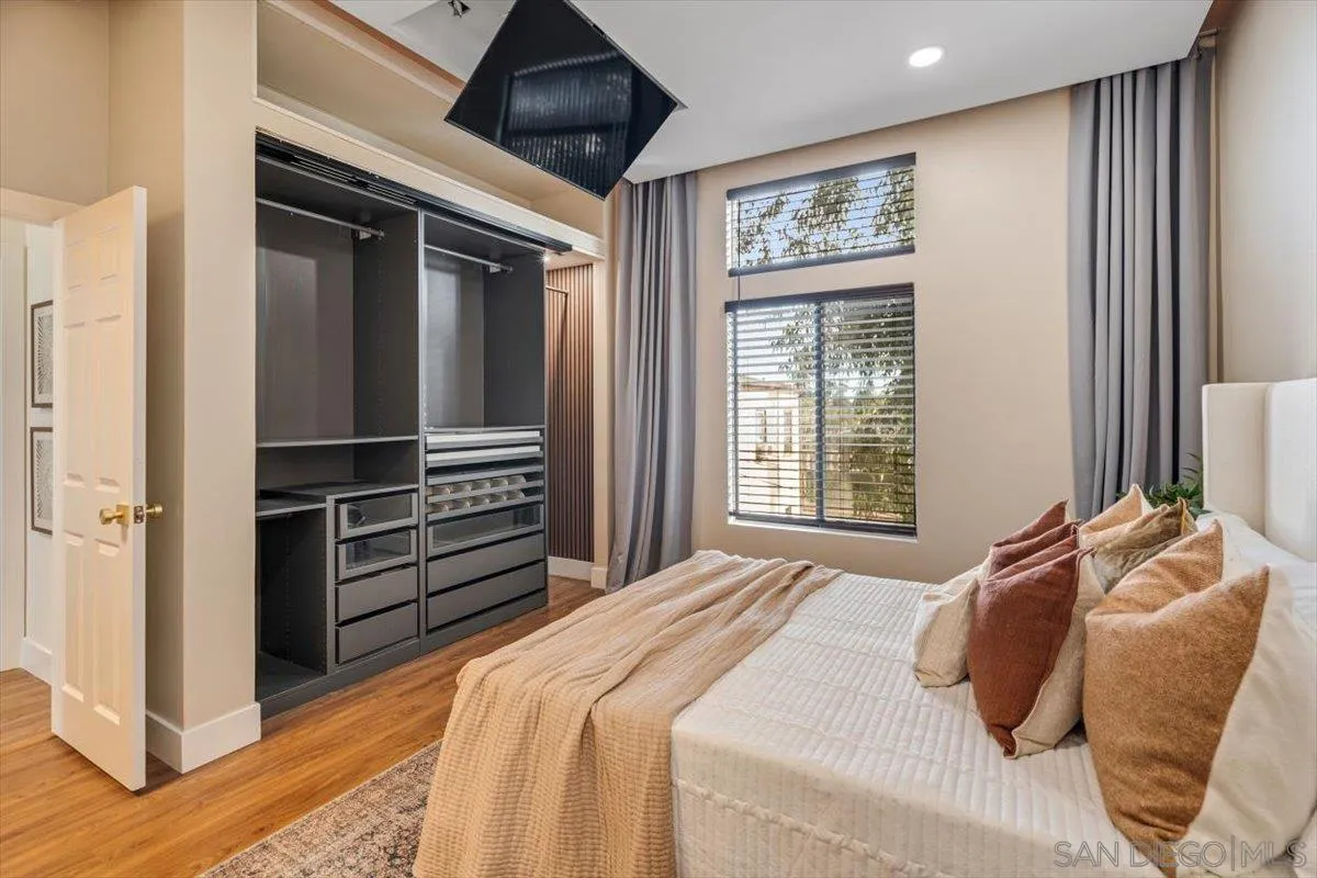 3722 Arnold Avenue Unit 6