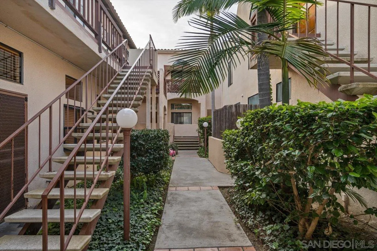 3722 Arnold Avenue Unit 6