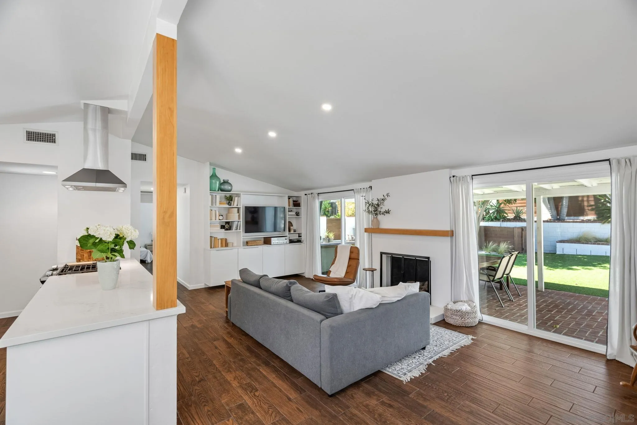 9358 Guild Ave