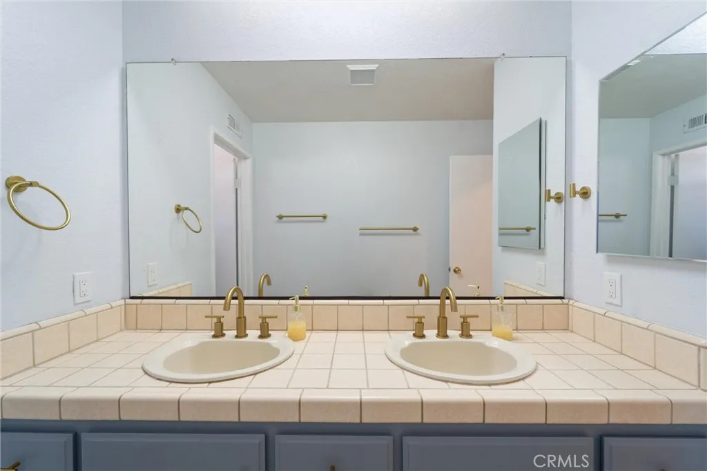 520 Woodland Hills Drive