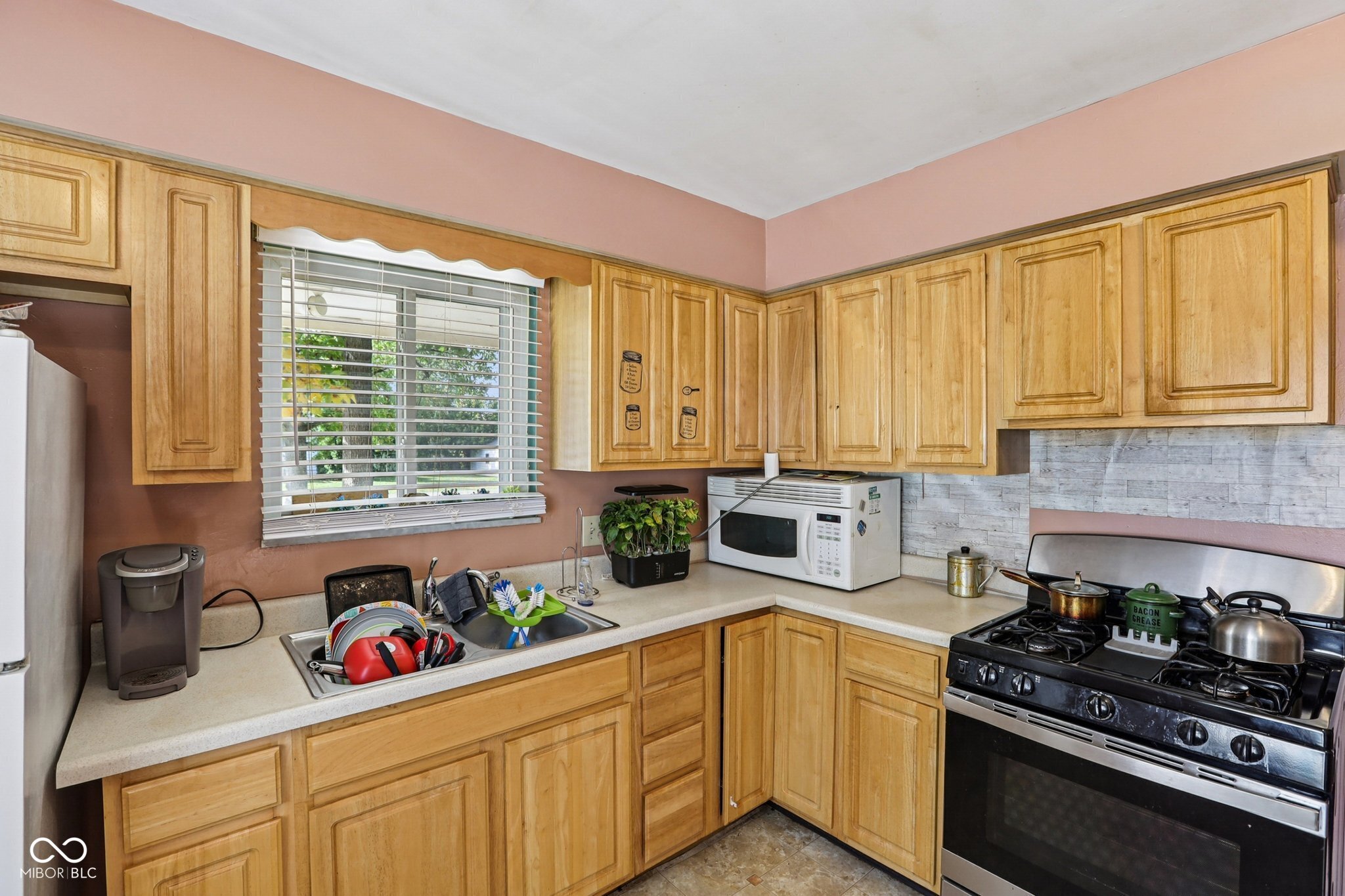 1901 N Ritter Avenue