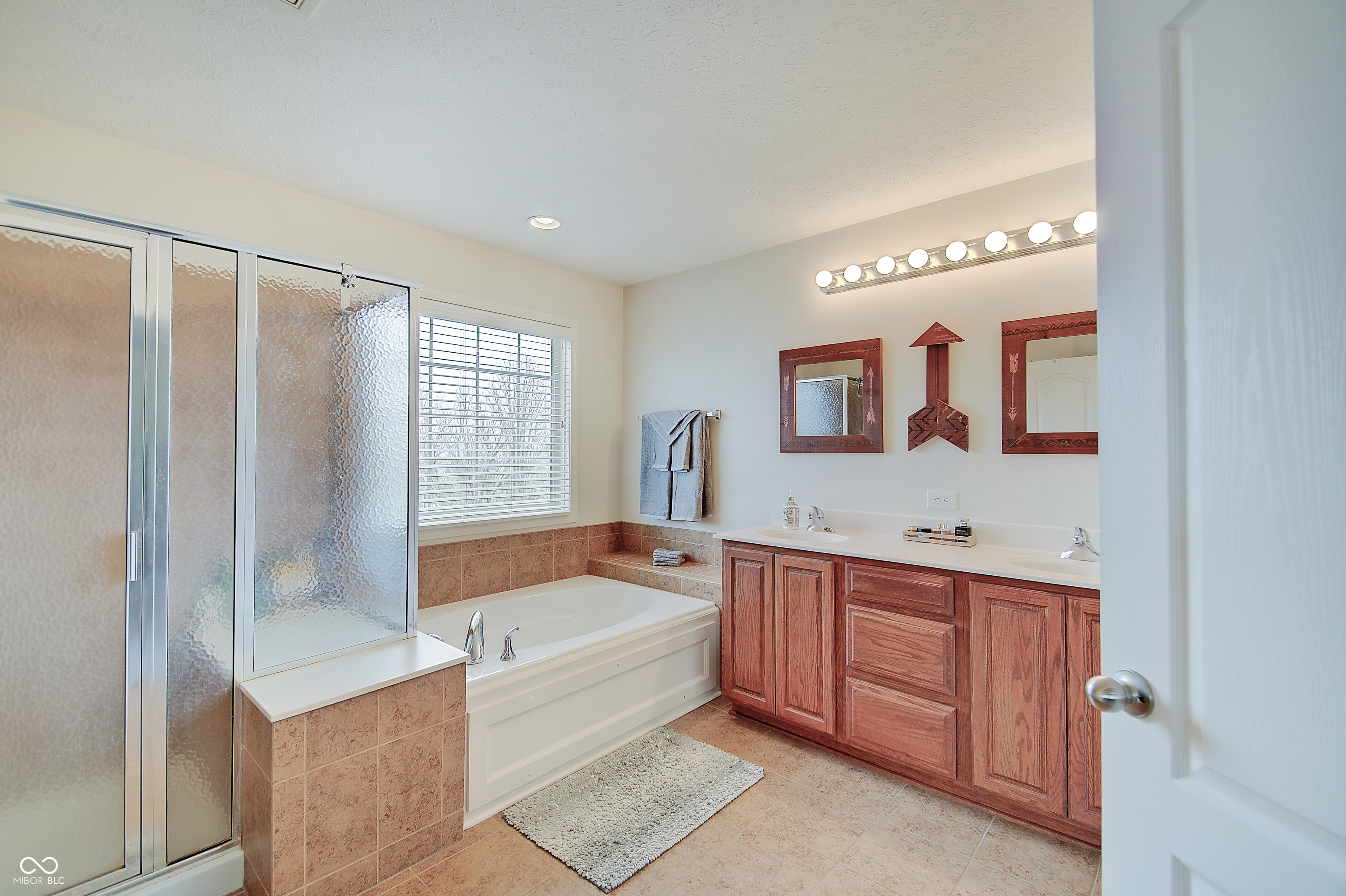 14427 Murphy Circle E