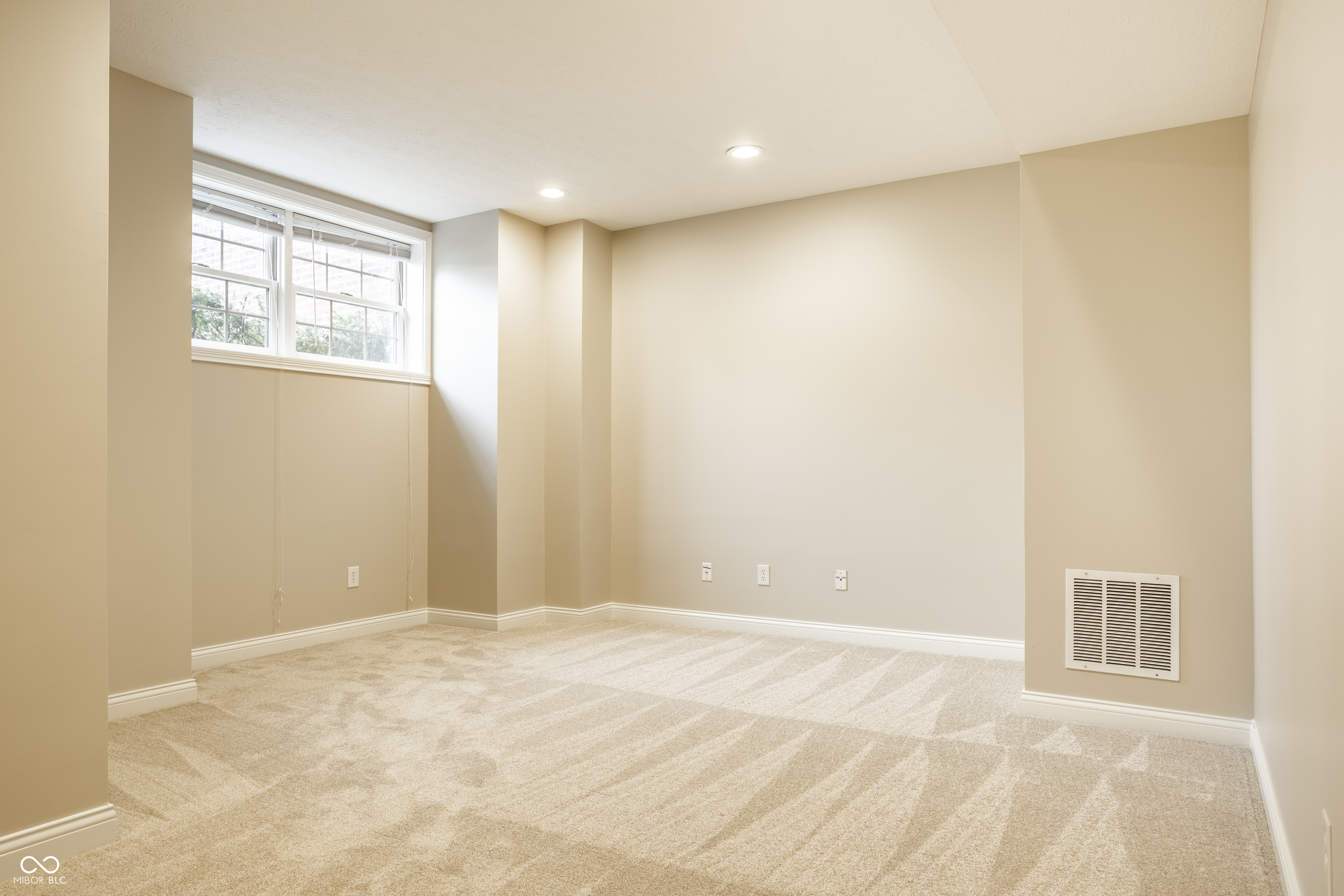 6535 Royal Oakland Place