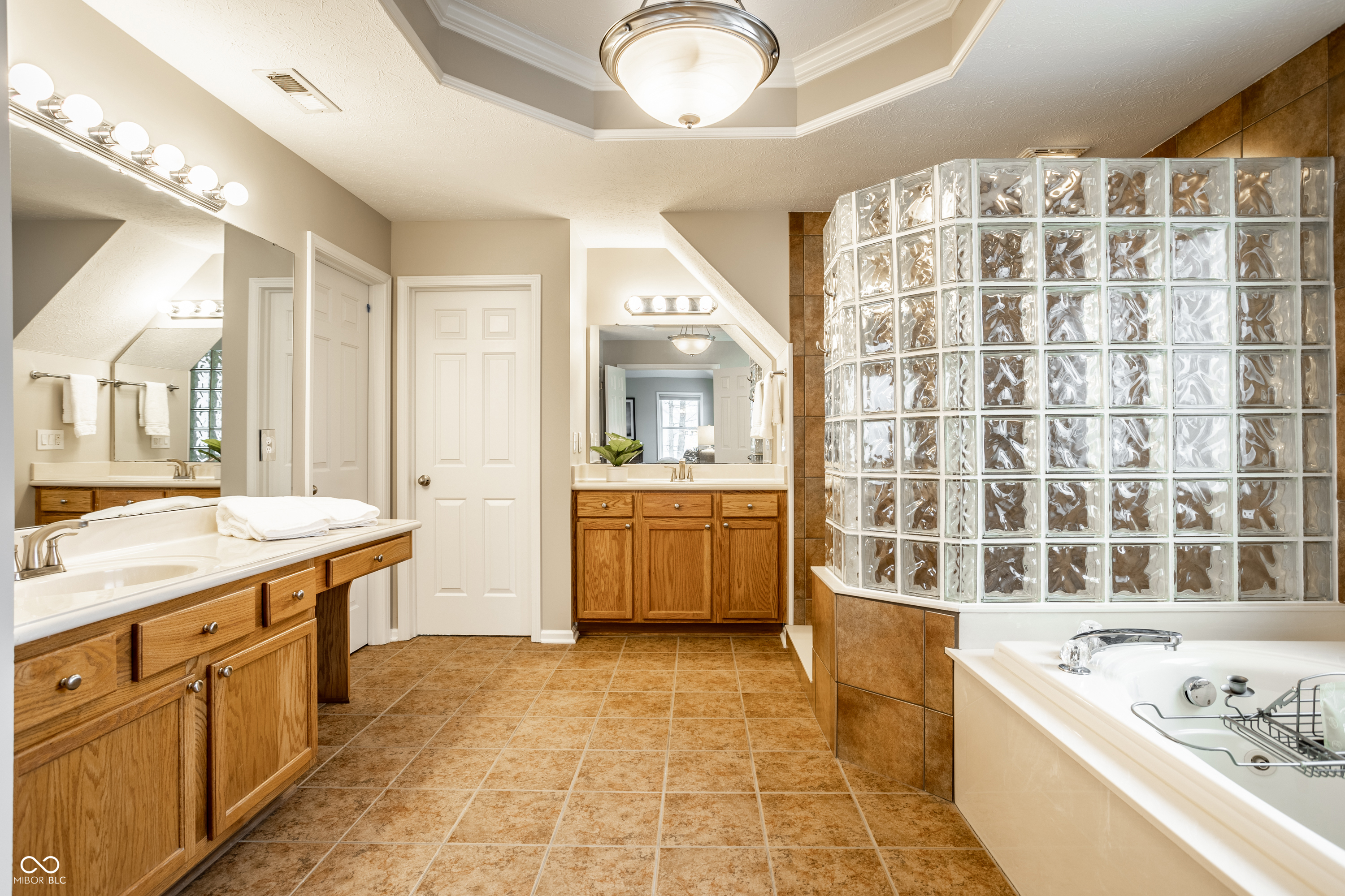 6535 Royal Oakland Place