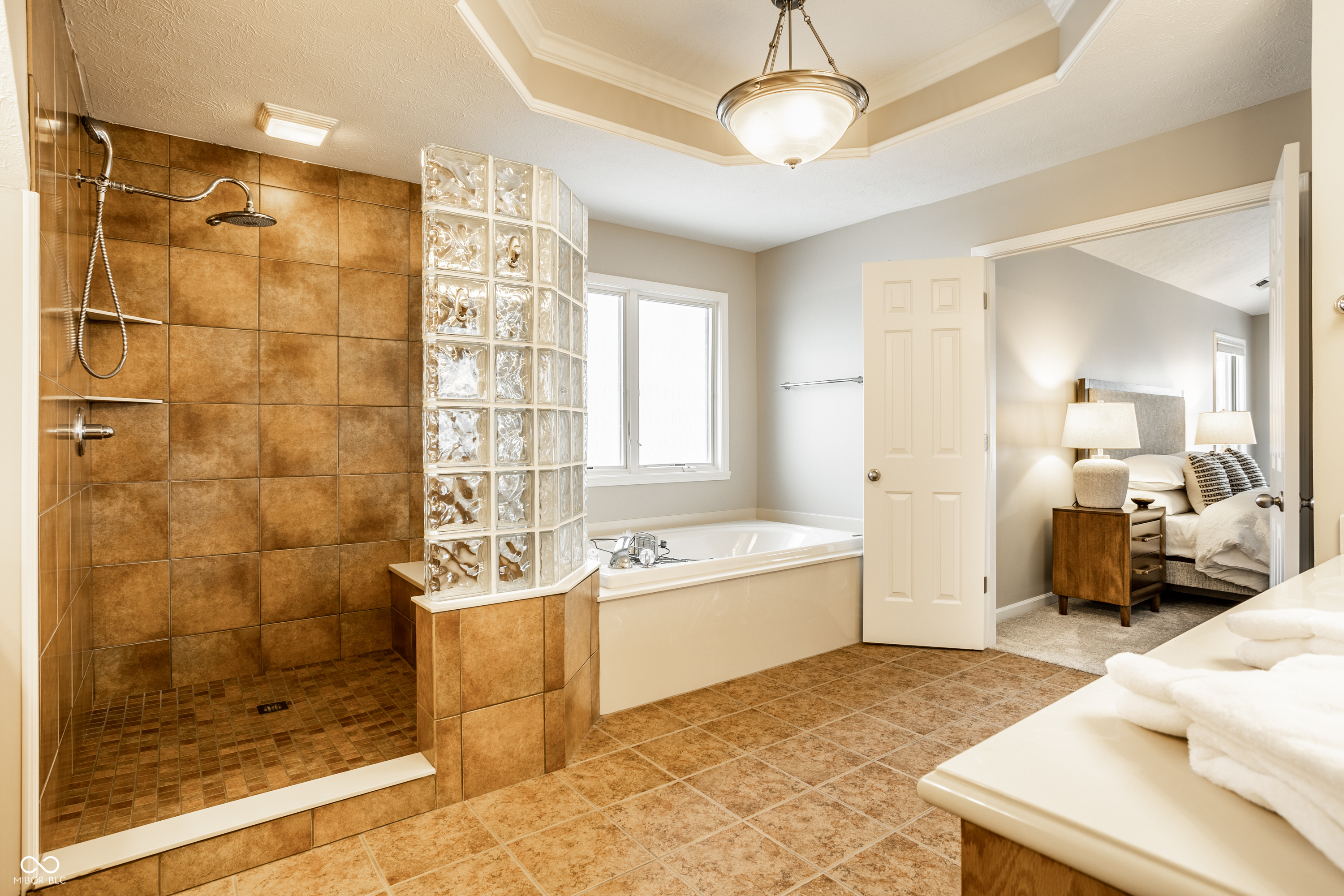 6535 Royal Oakland Place