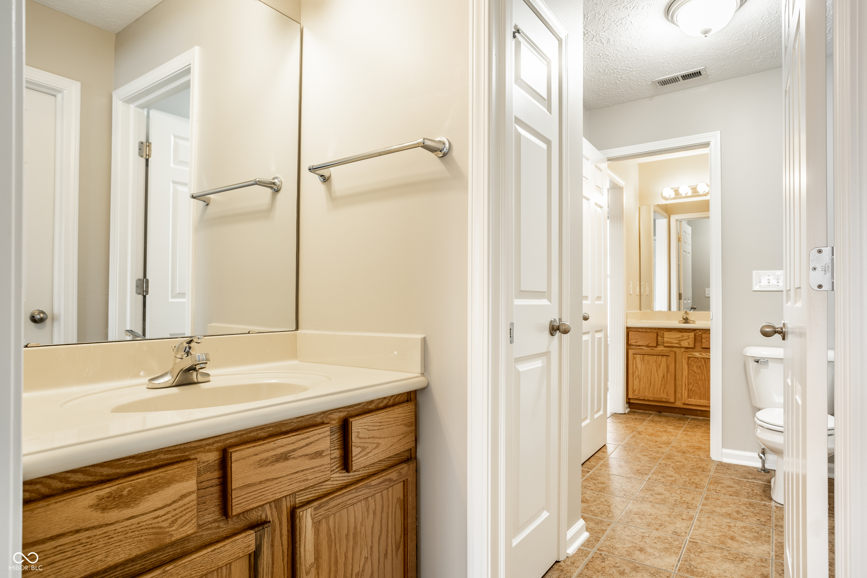 6535 Royal Oakland Place