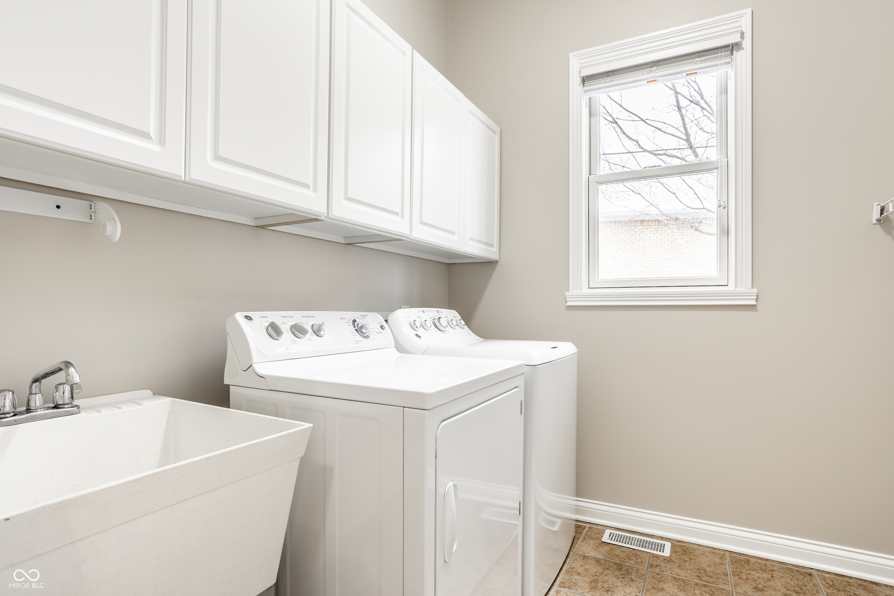 6535 Royal Oakland Place