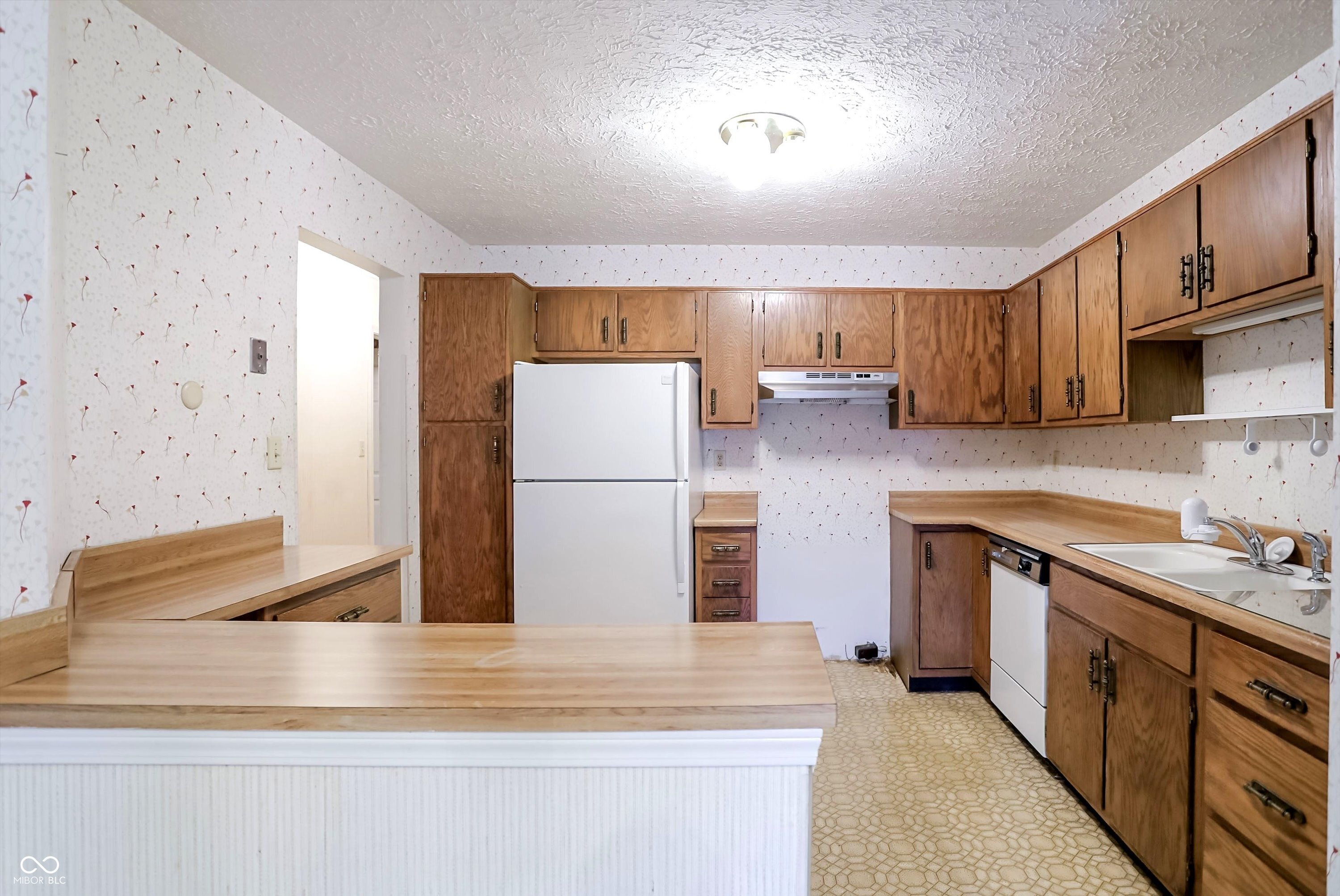 2684 Lakeshire Lane
