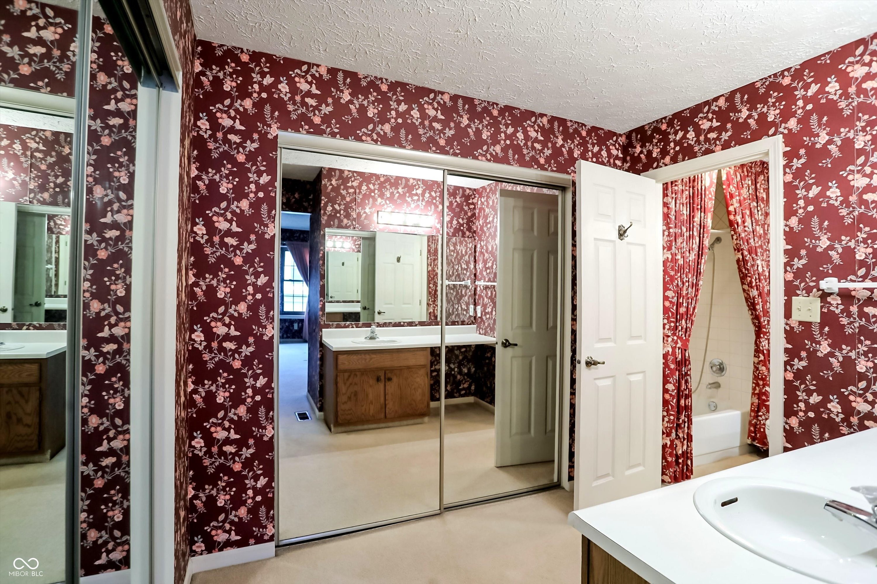 2684 Lakeshire Lane