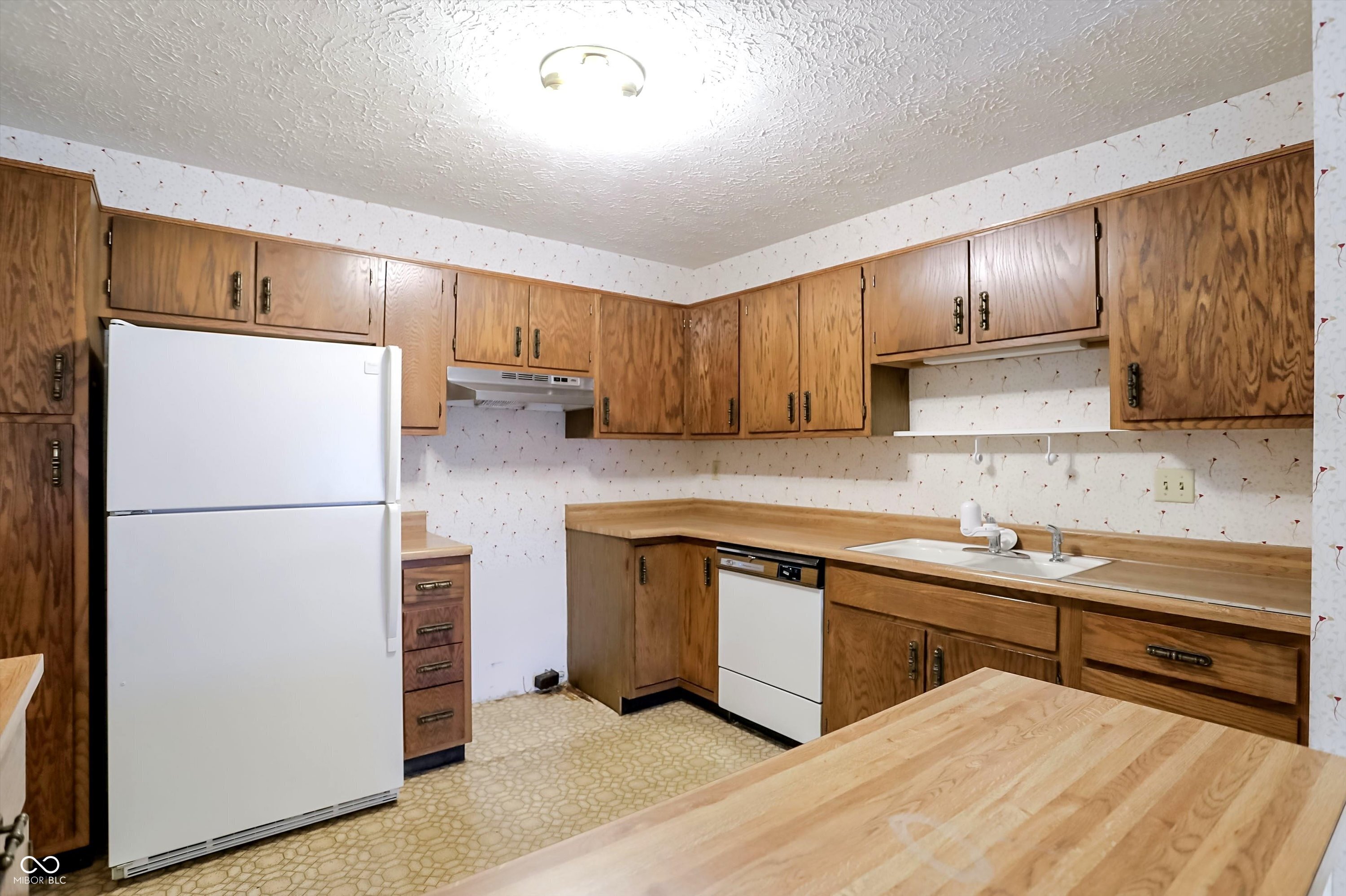 2684 Lakeshire Lane