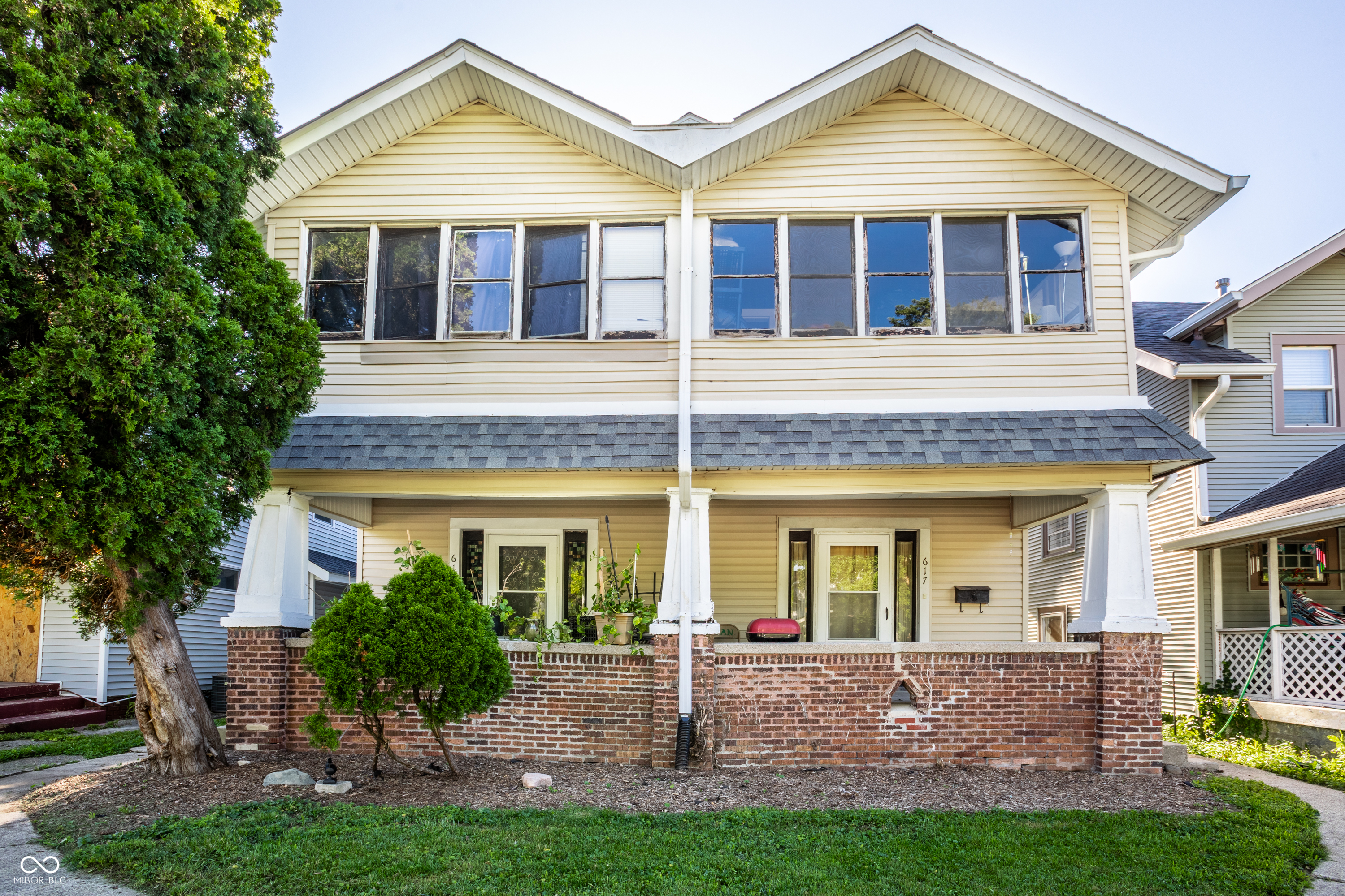 617-619 N Riley Avenue