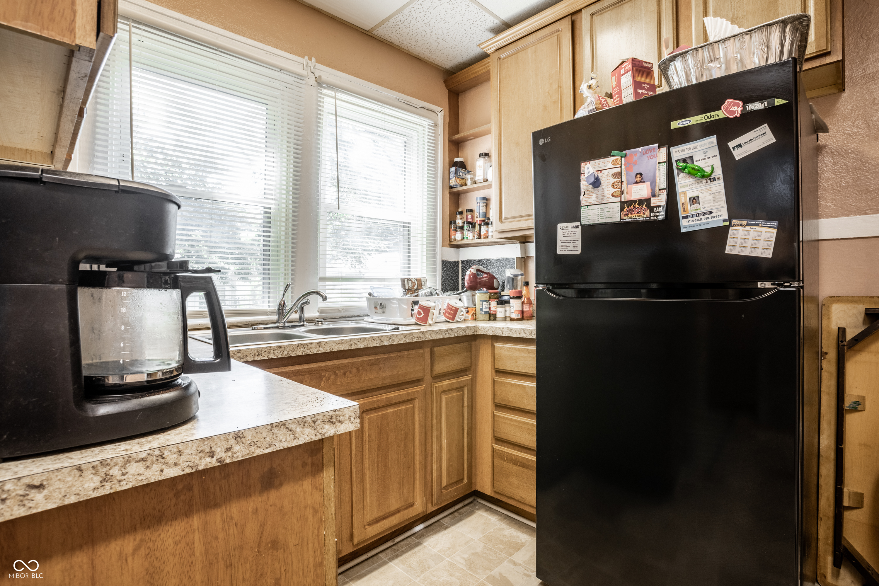 617-619 N Riley Avenue