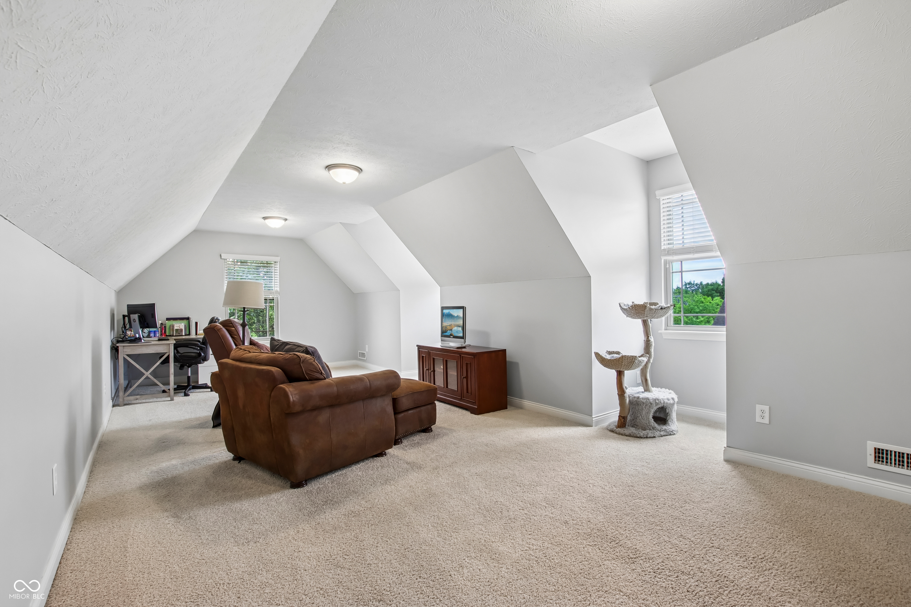 15480 Mission Hills Drive