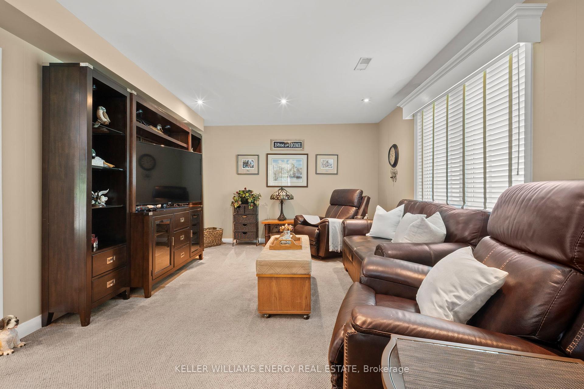 833 Glenmanor Drive