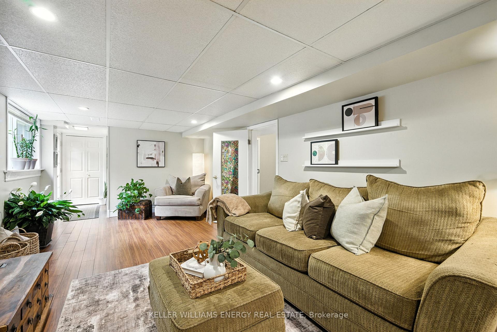 1033 Newbury Avenue