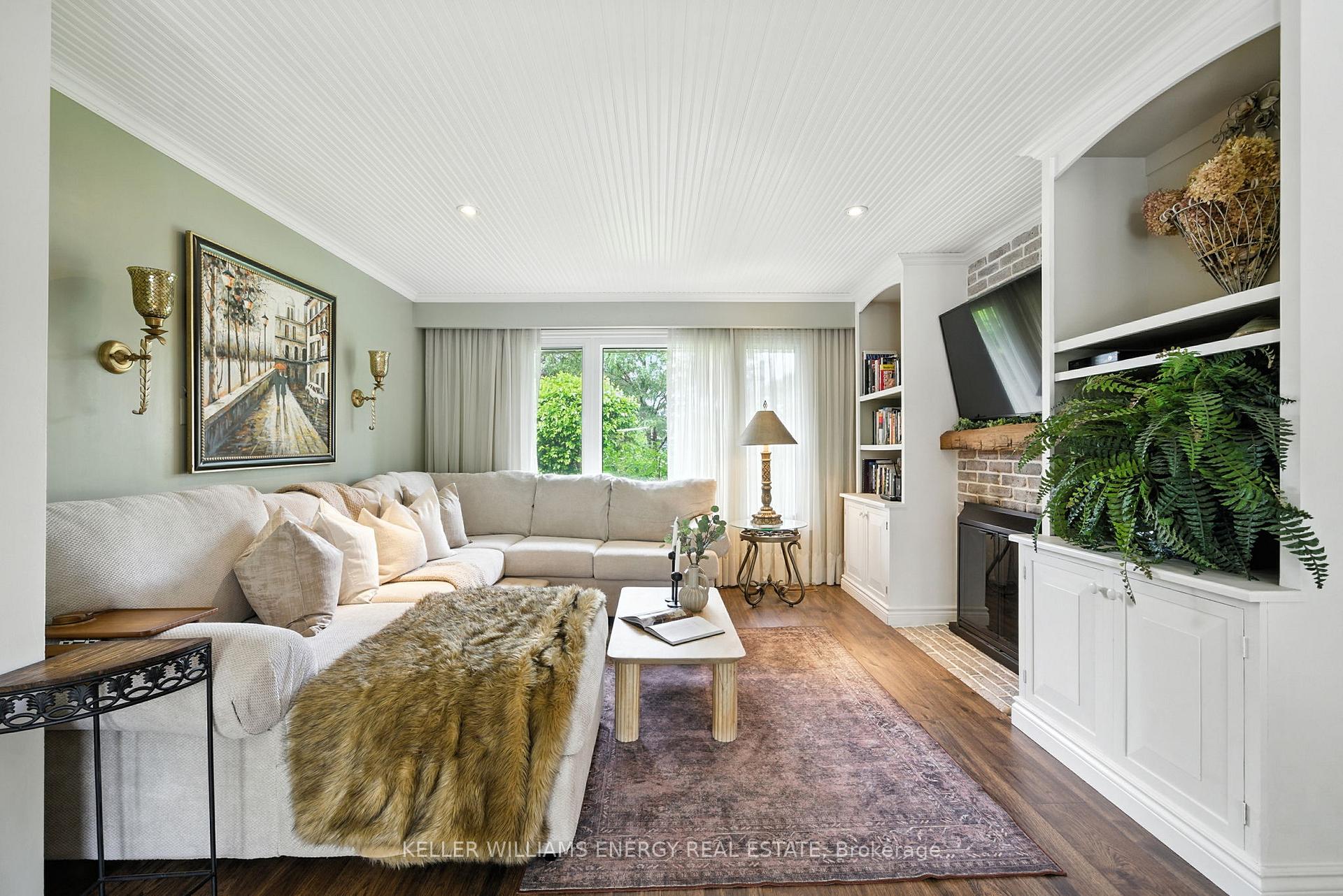 1033 Newbury Avenue