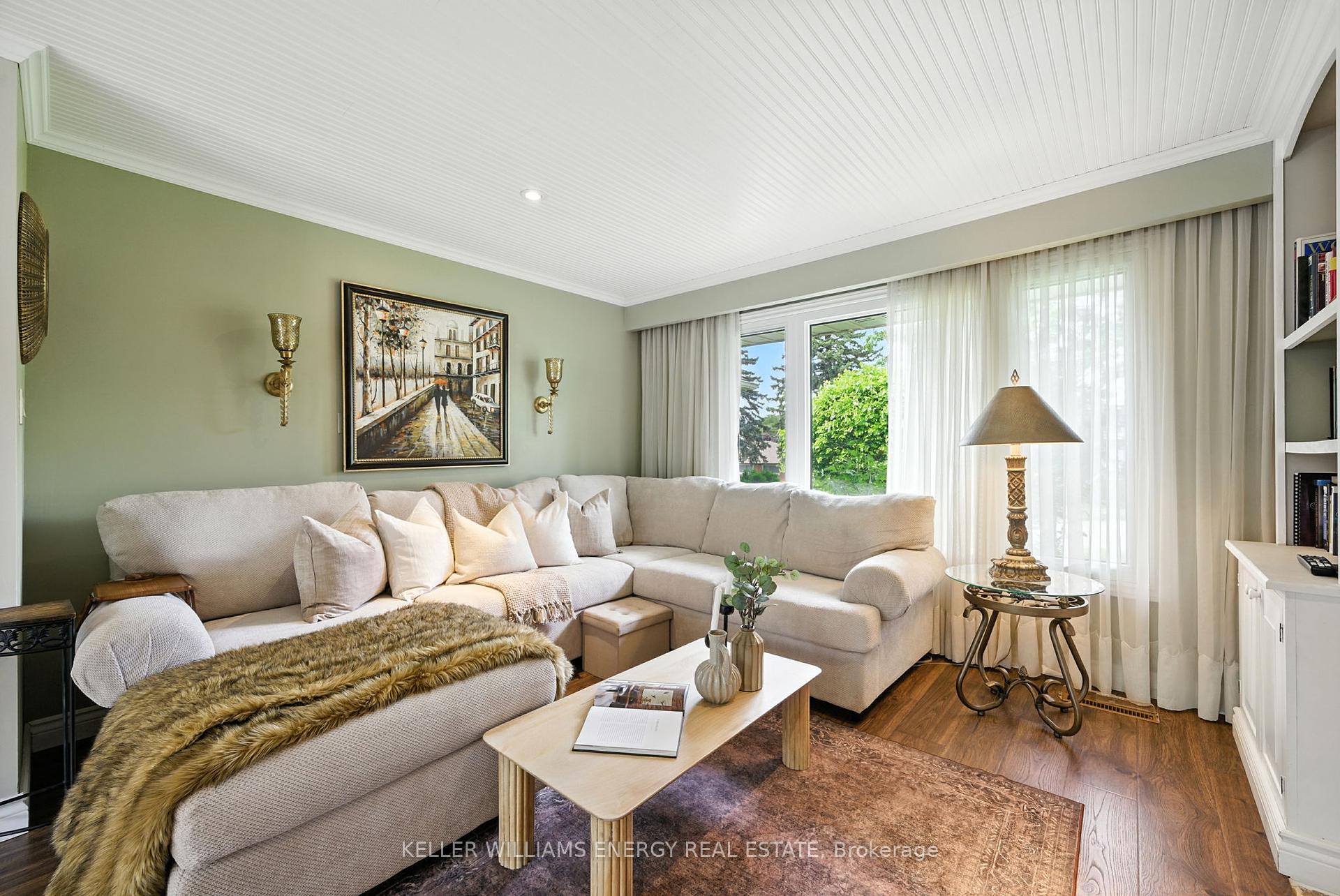 1033 Newbury Avenue