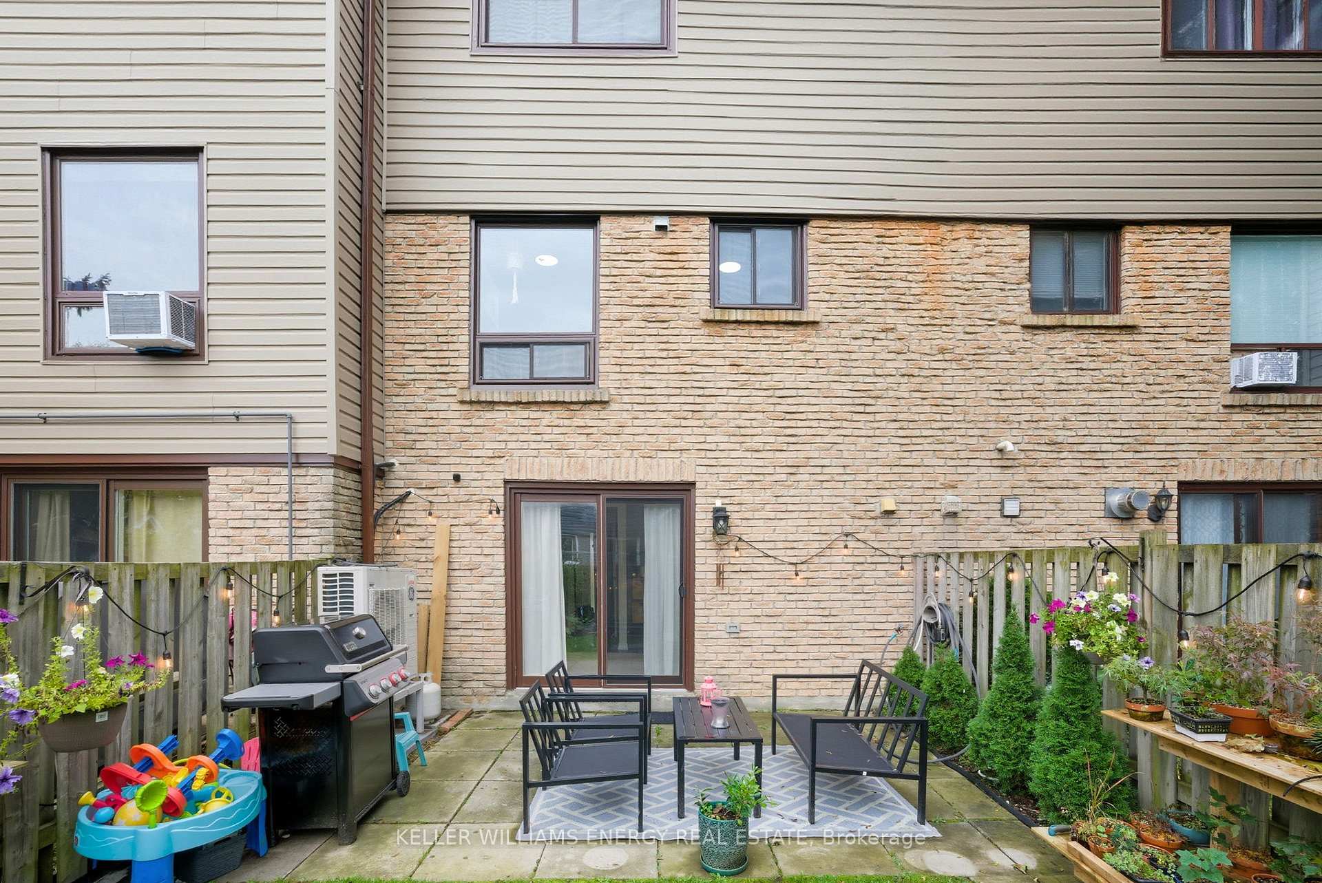 220 Ormond Drive W16
