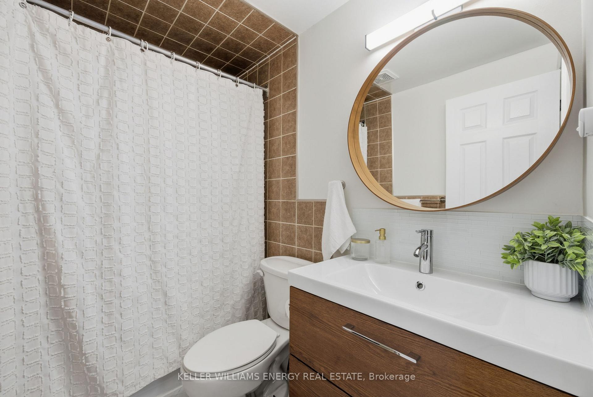 220 Ormond Drive W16
