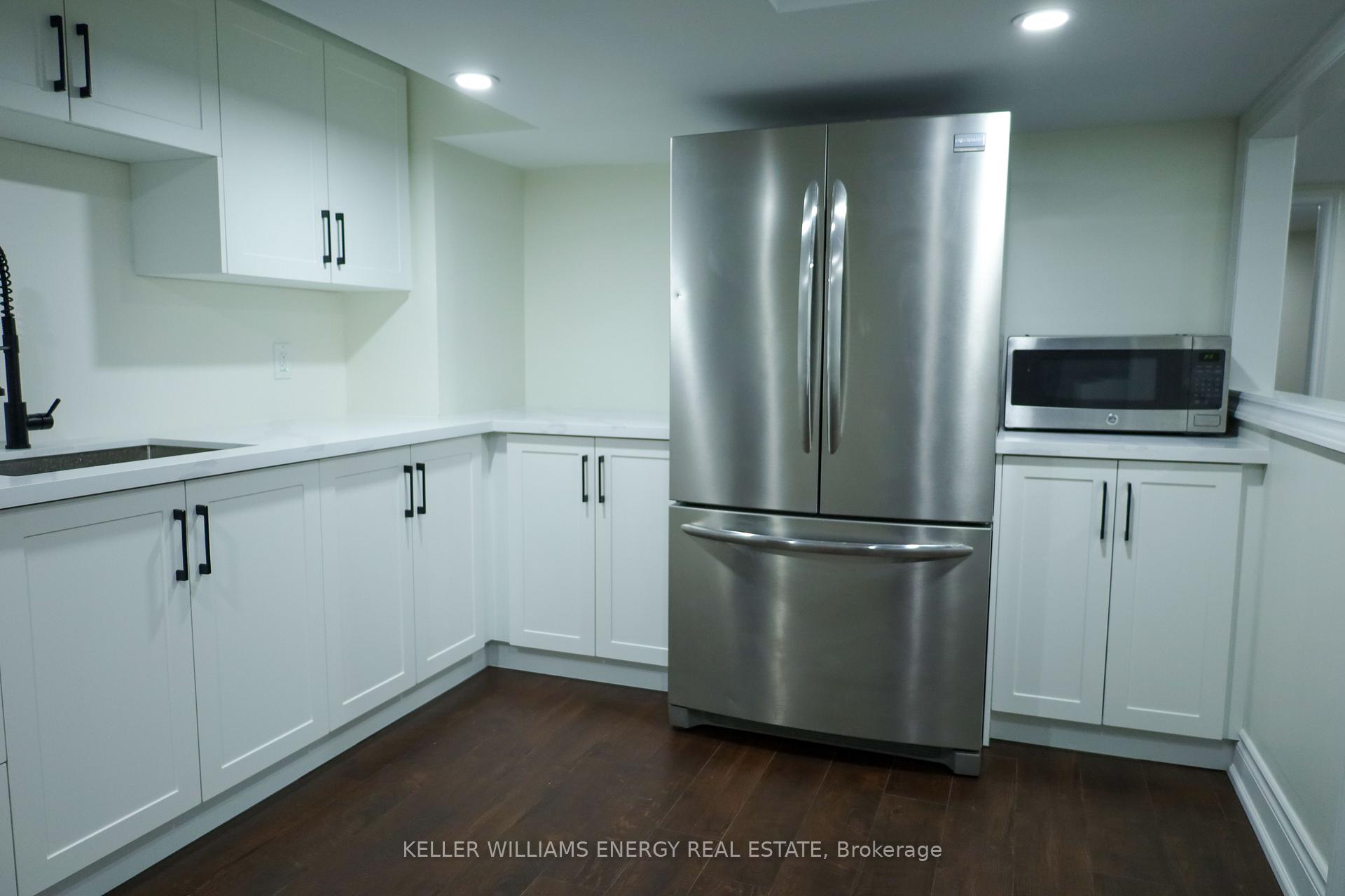 704 Oshawa Boulevard N Unit: Basement