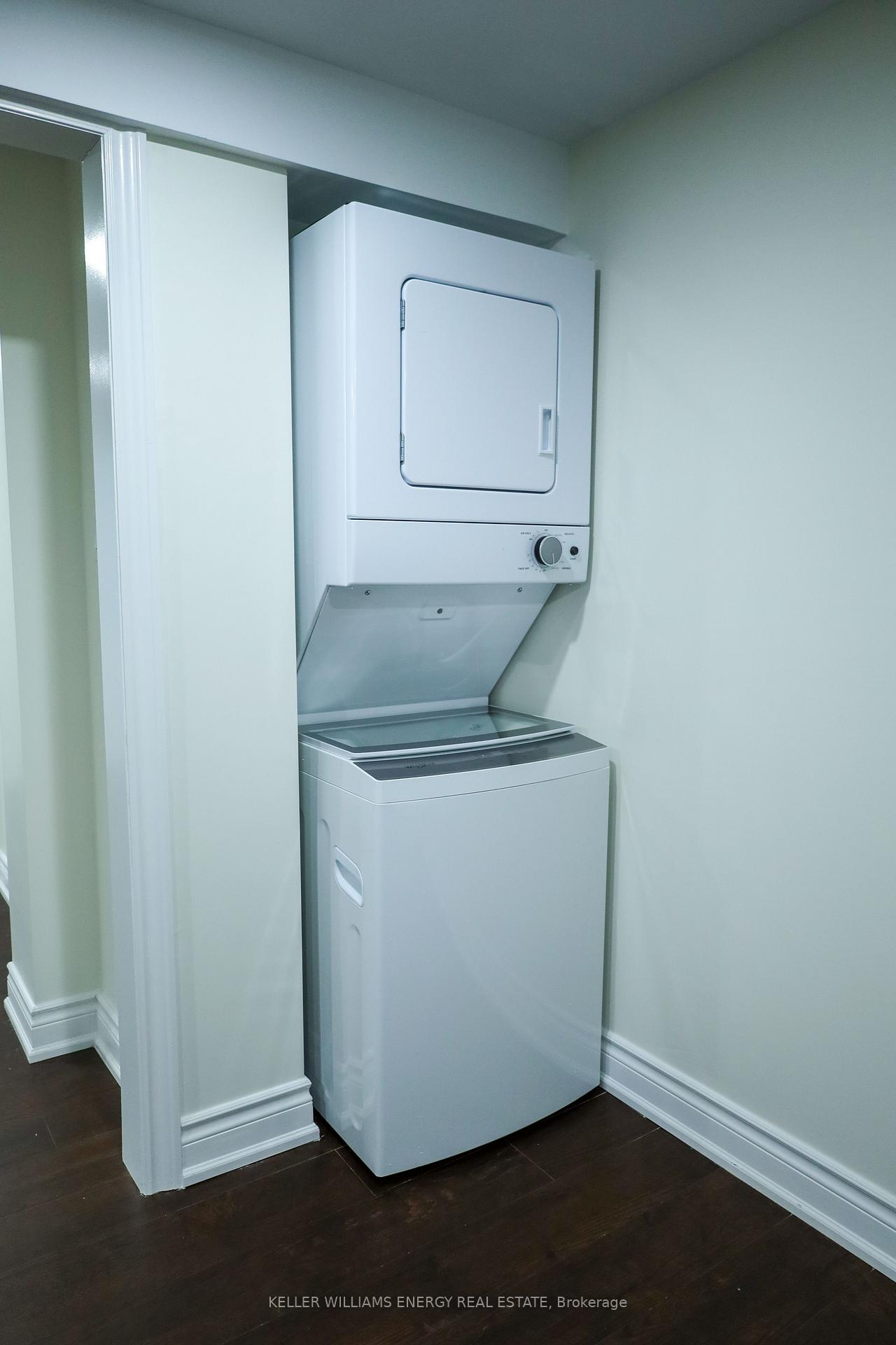 704 Oshawa Boulevard N Unit: Basement