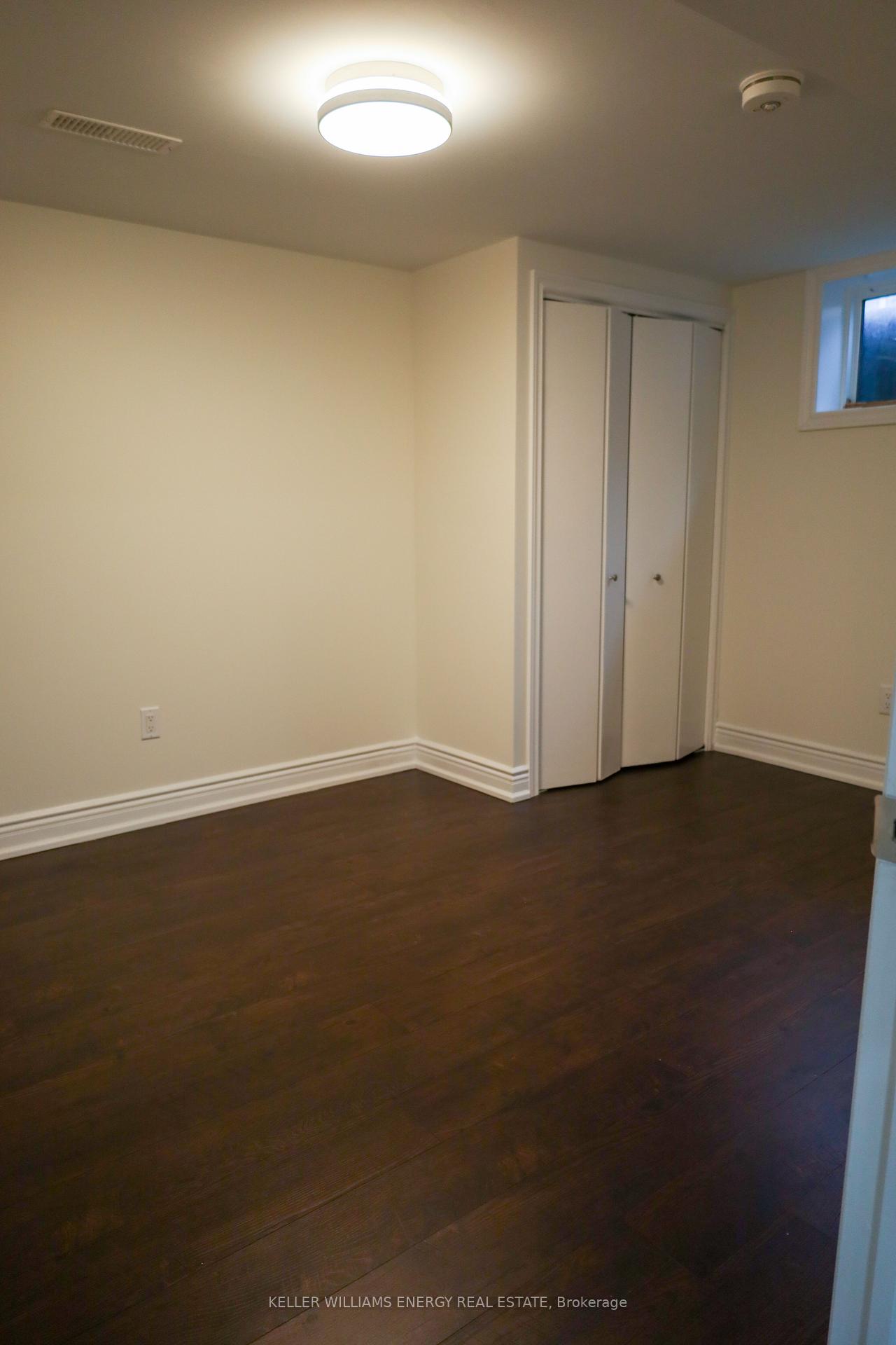 704 Oshawa Boulevard N Unit: Basement