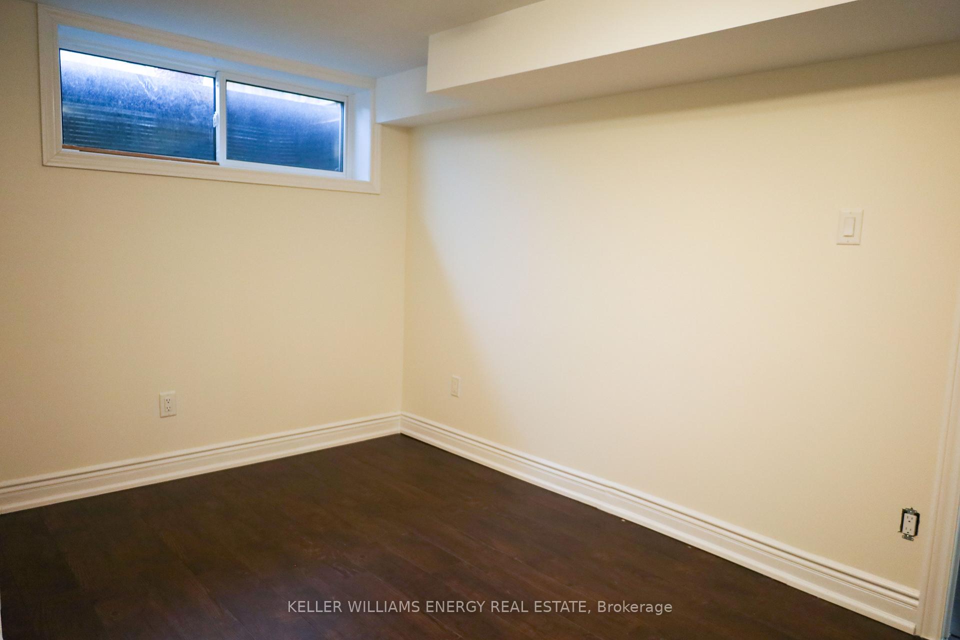 704 Oshawa Boulevard N Unit: Basement