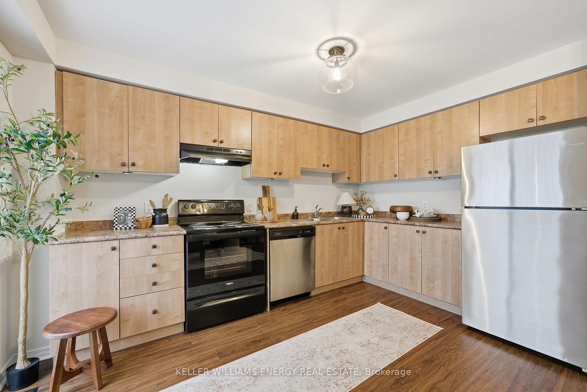 1280 Harmony Road N 17