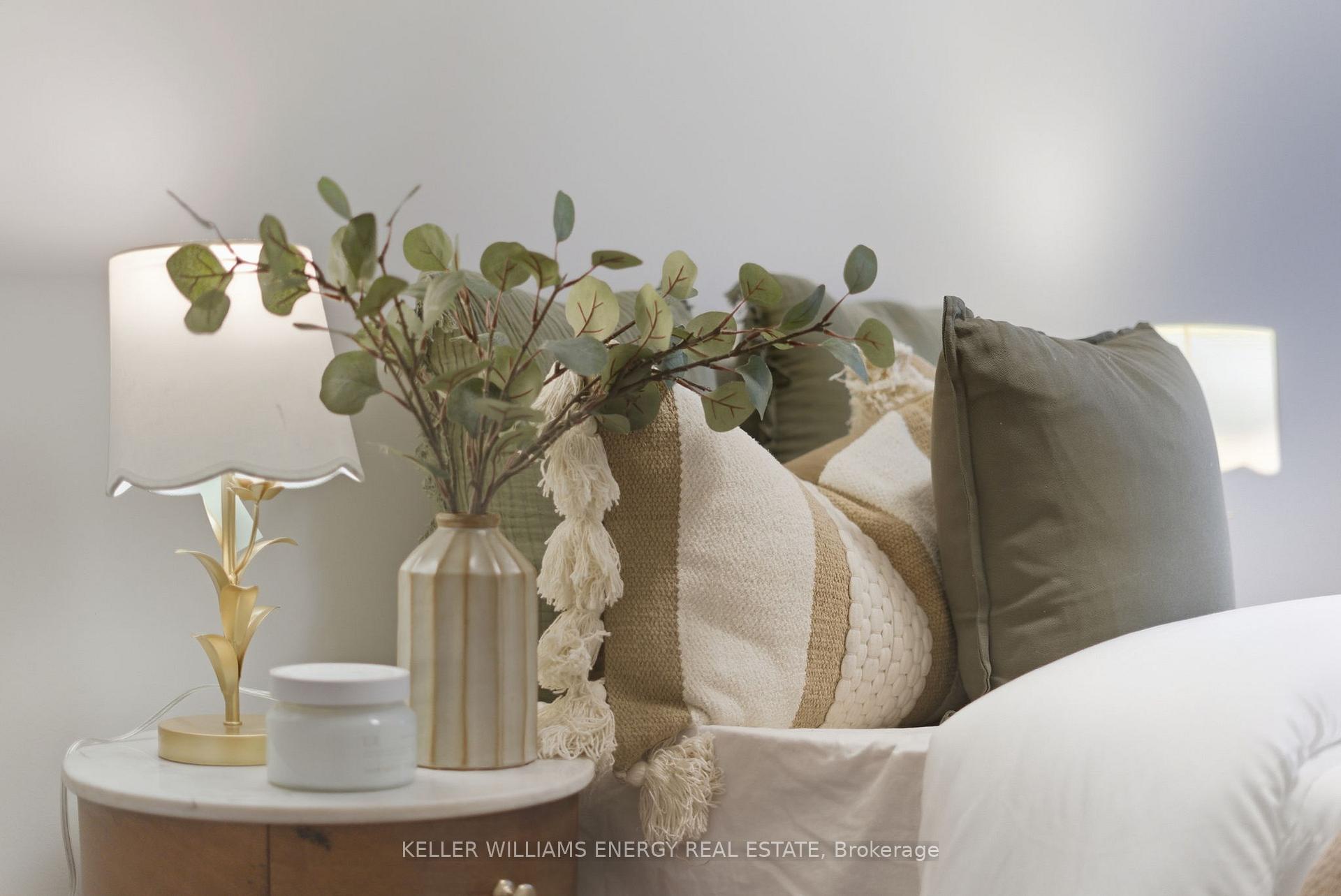 1280 Harmony Road N 17