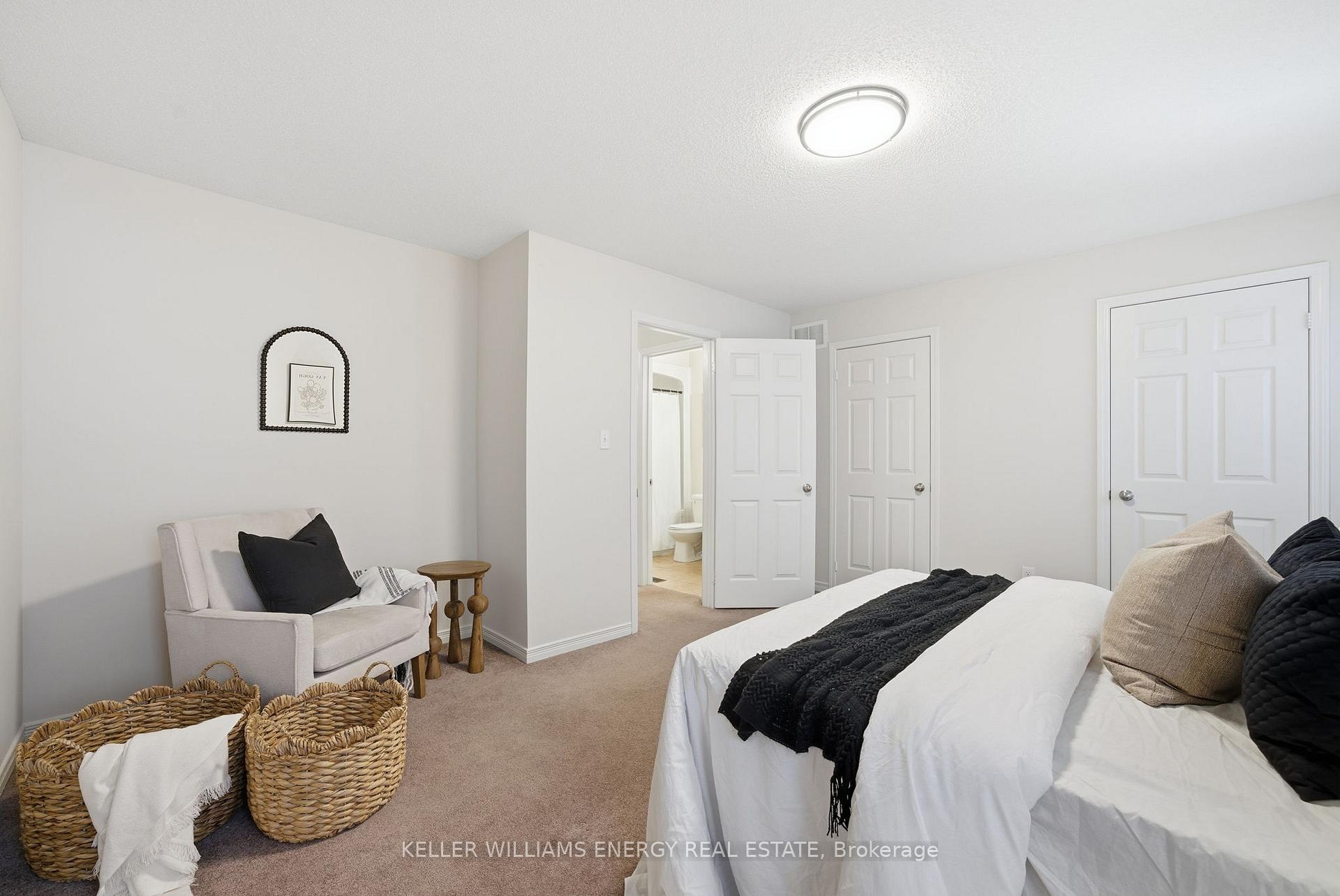 1280 Harmony Road N 17