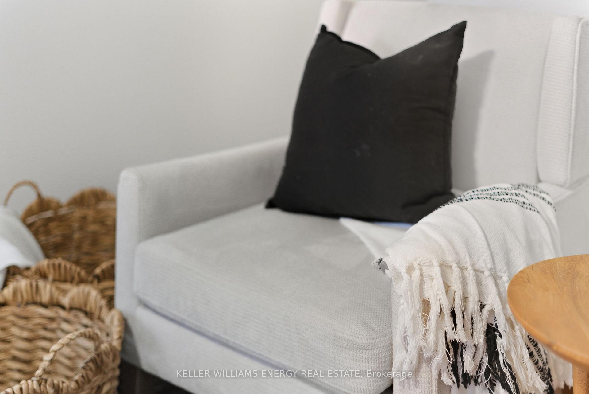 1280 Harmony Road N 17