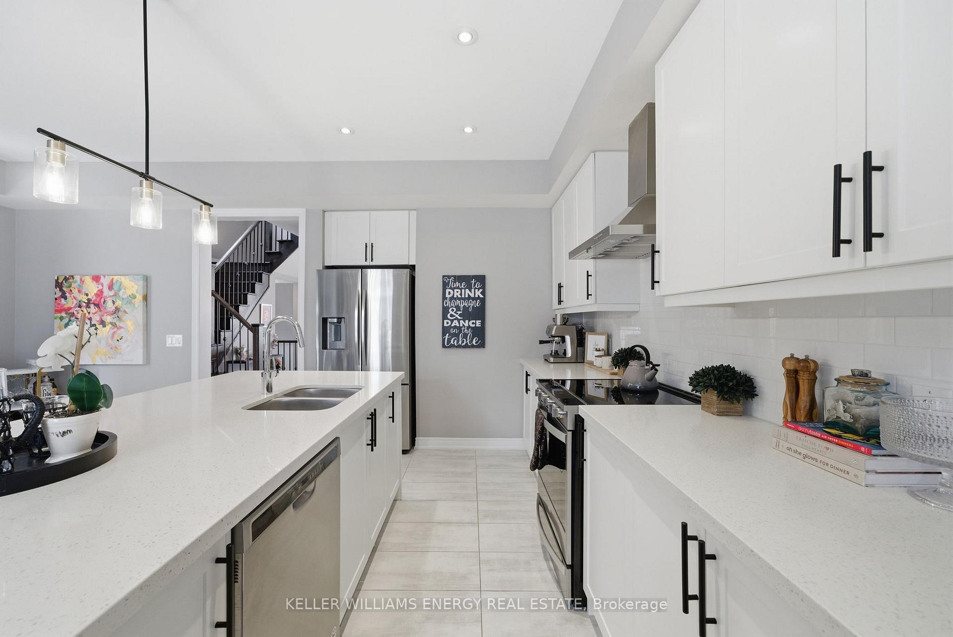 95 Dorian Drive, Whitby, ON L1P 0C8