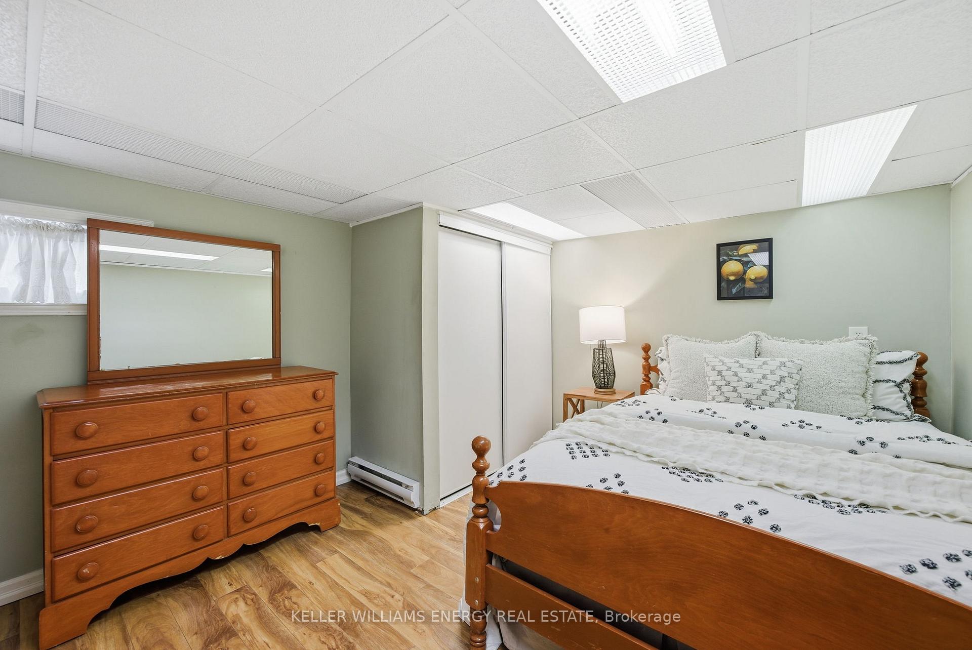 452 Simcoe Street N