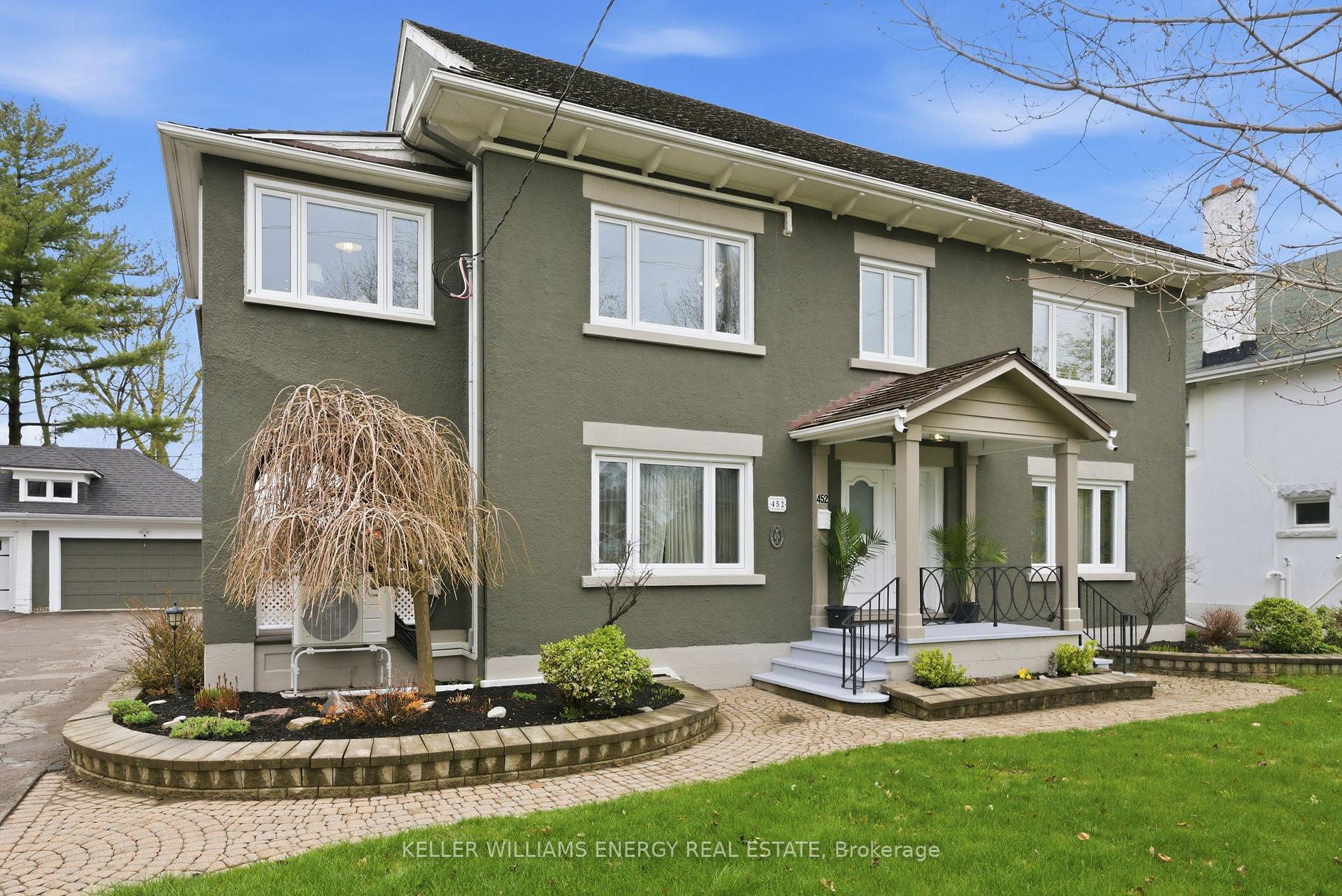 452 Simcoe Street N