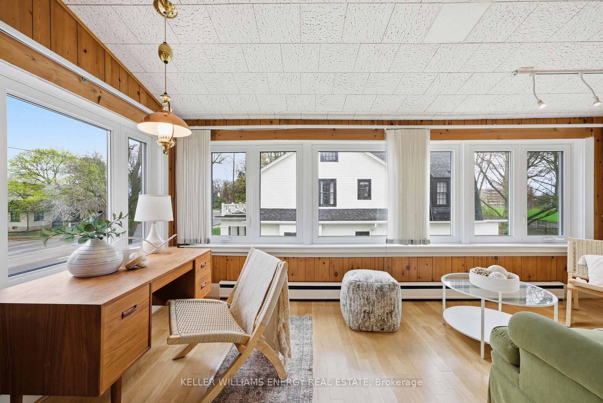 452 Simcoe Street N