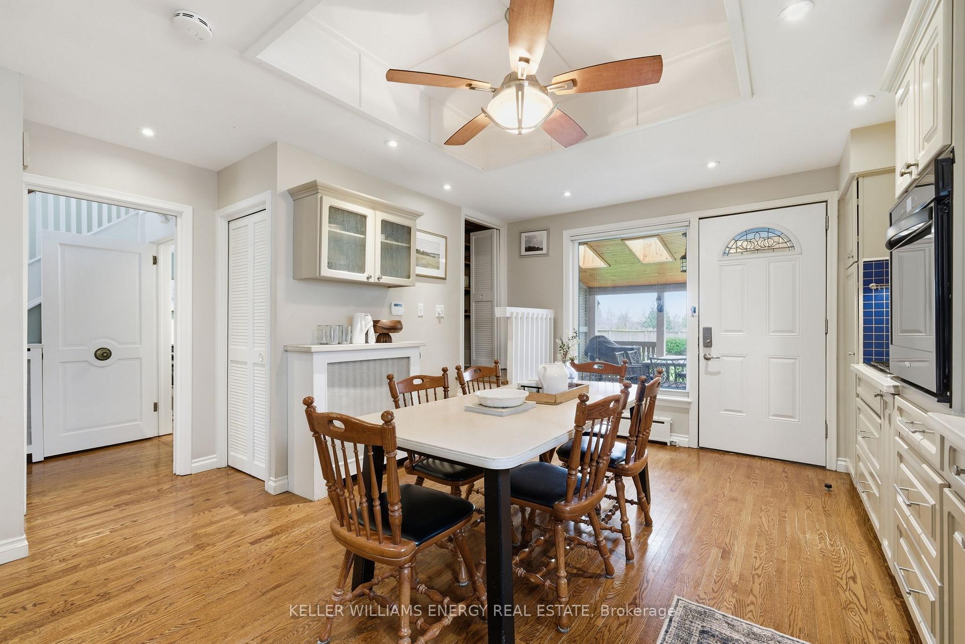 452 Simcoe Street N
