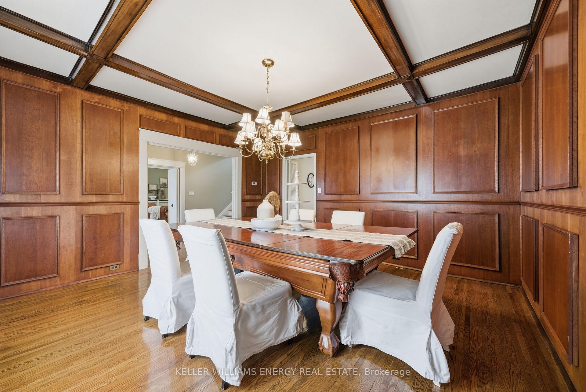 452 Simcoe Street N
