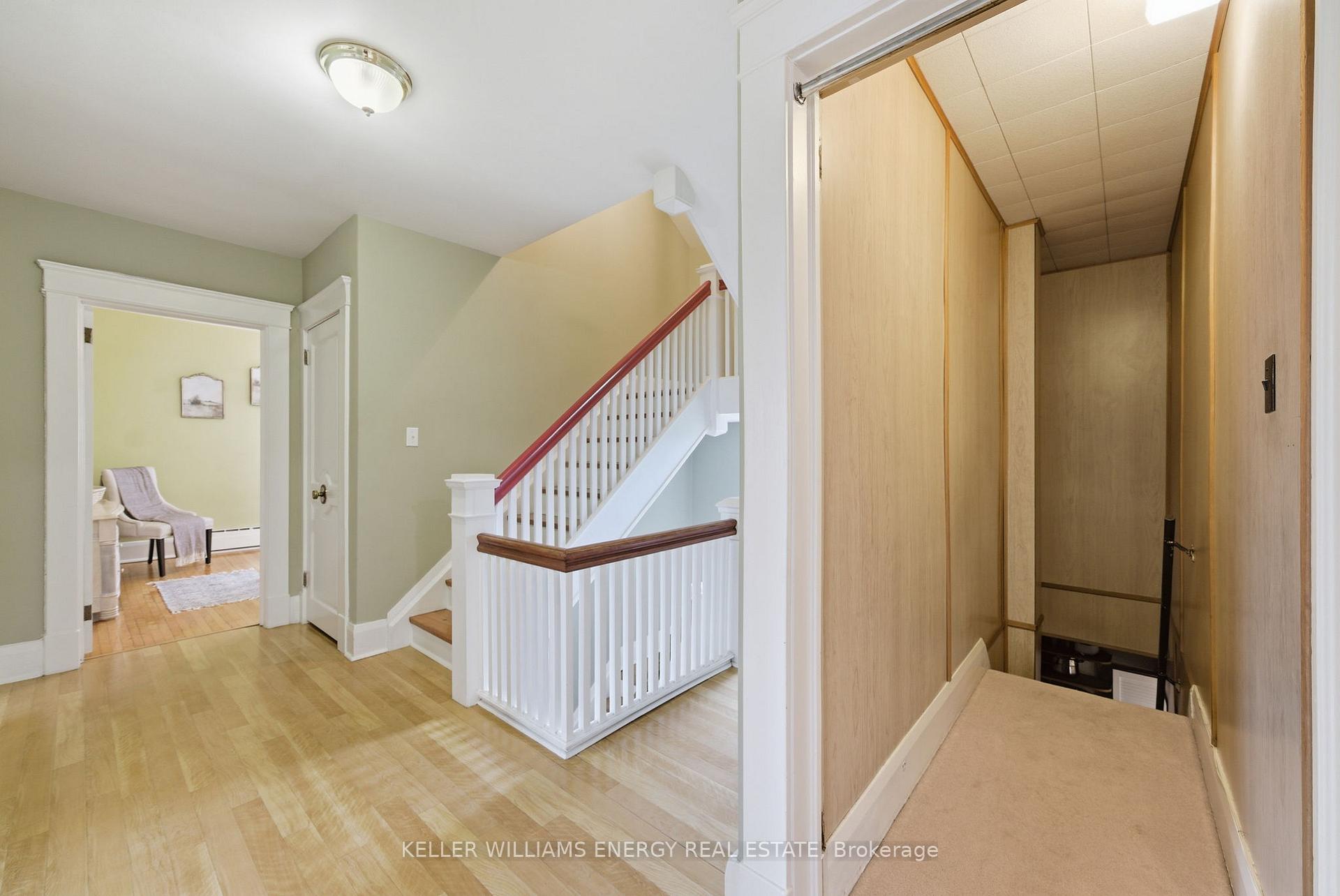 452 Simcoe Street N