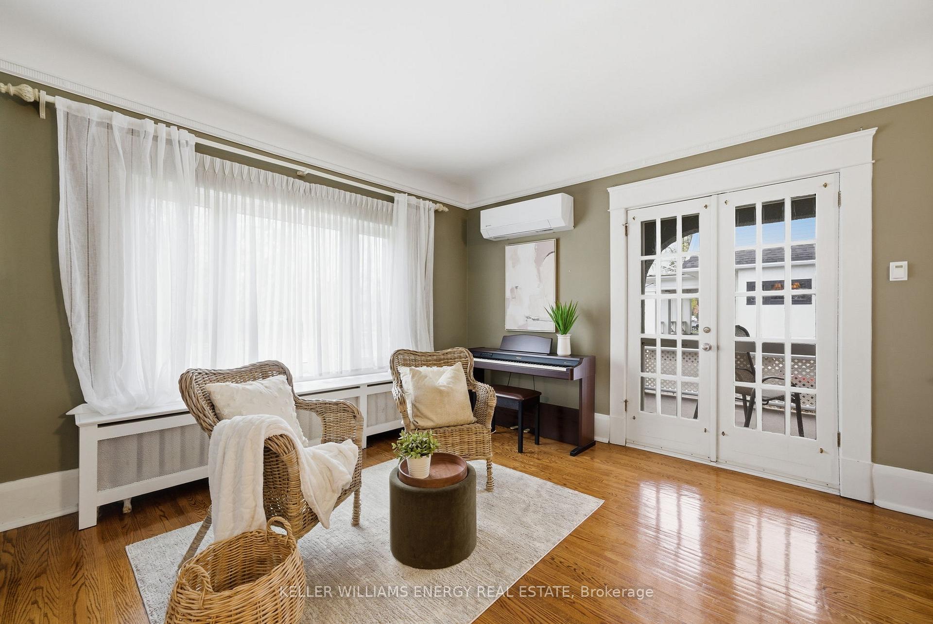 452 Simcoe Street N