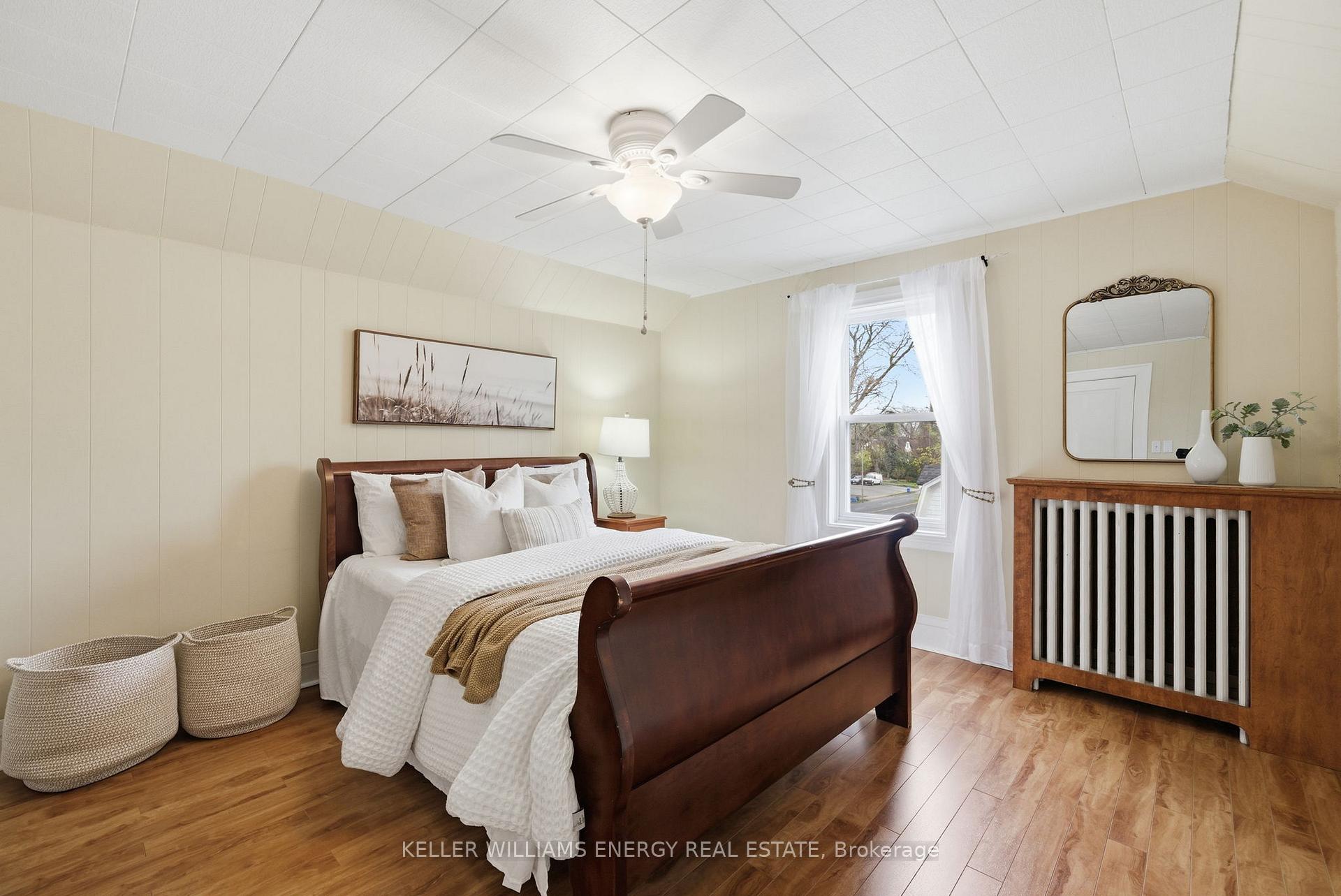 452 Simcoe Street N
