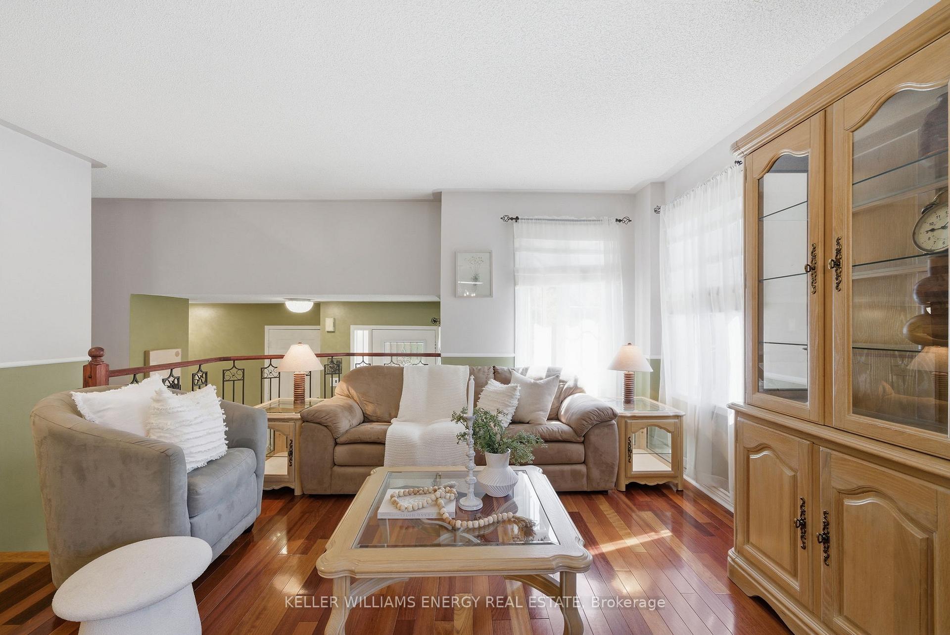 1075 RIDGEMOUNT Boulevard