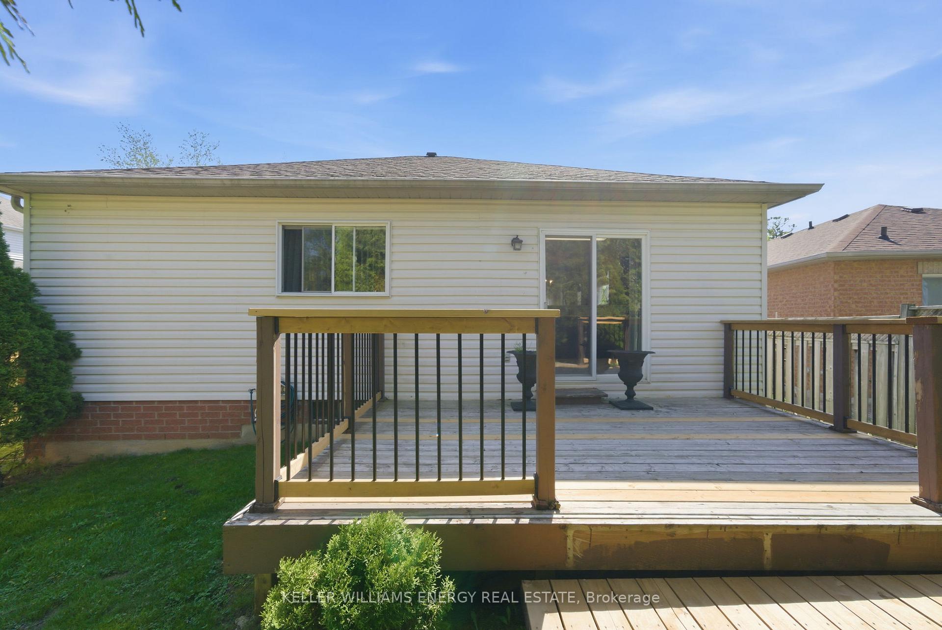 1075 RIDGEMOUNT Boulevard