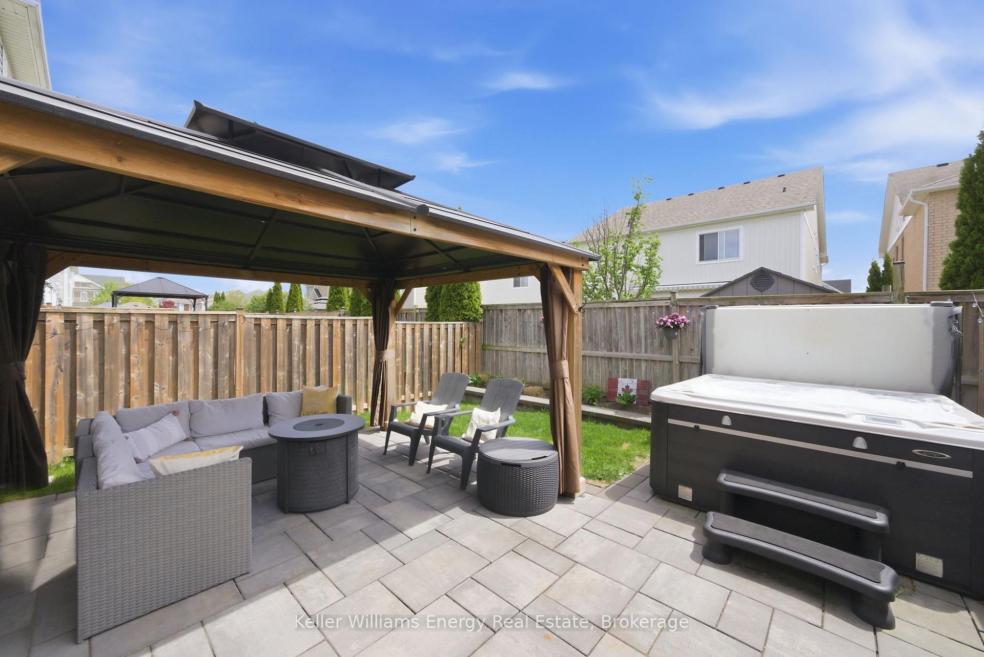 1640 Grandview Street N 15