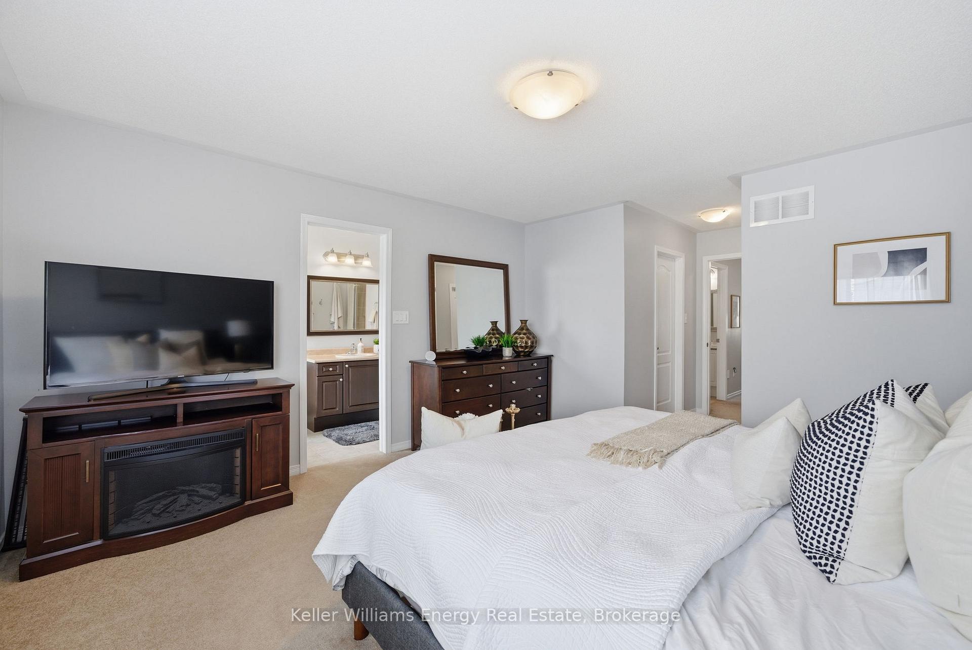 1640 Grandview Street N 15
