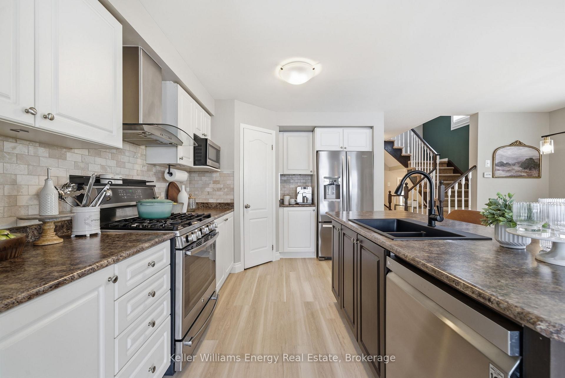 1640 Grandview Street N 15