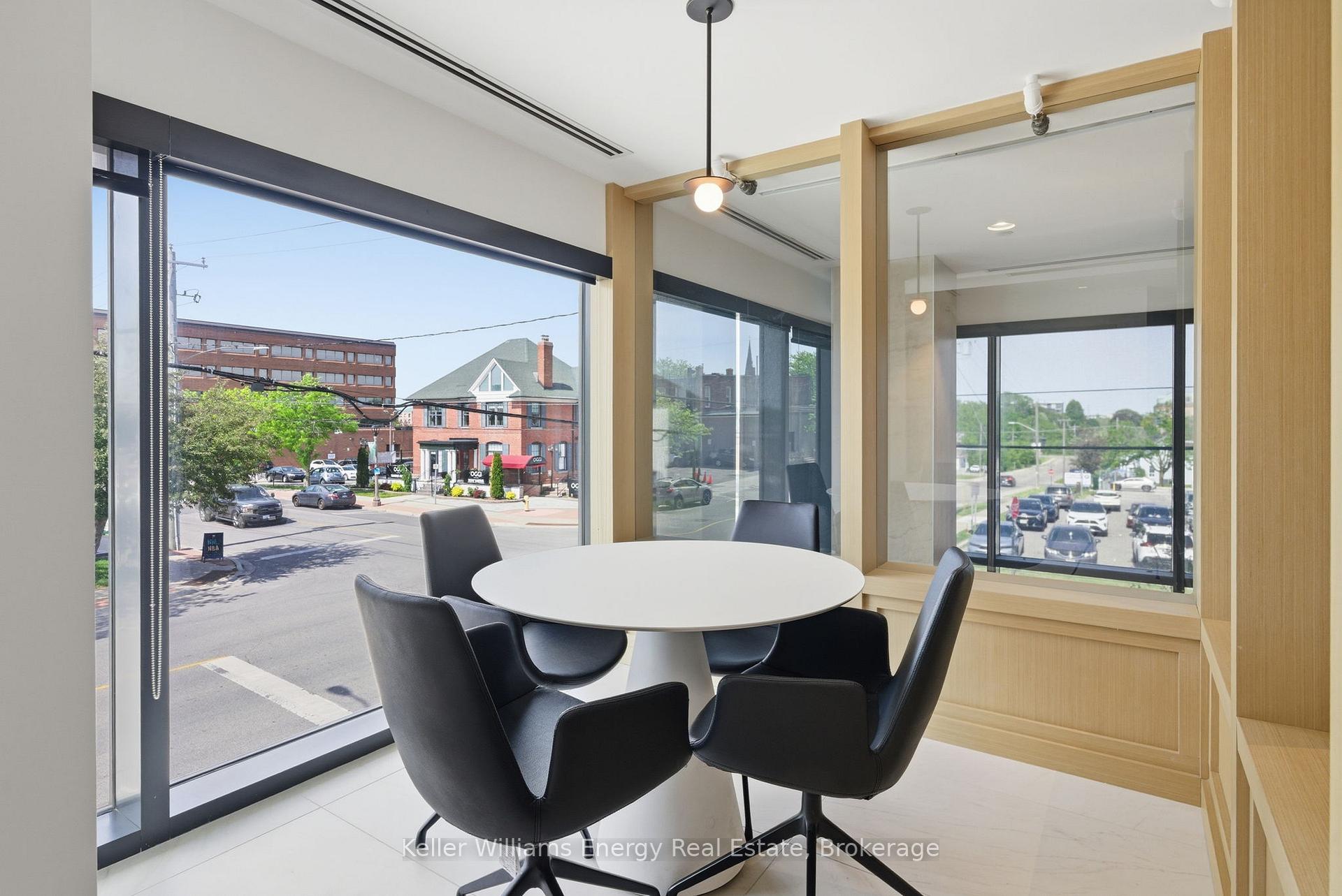 201 Brock Street S 417