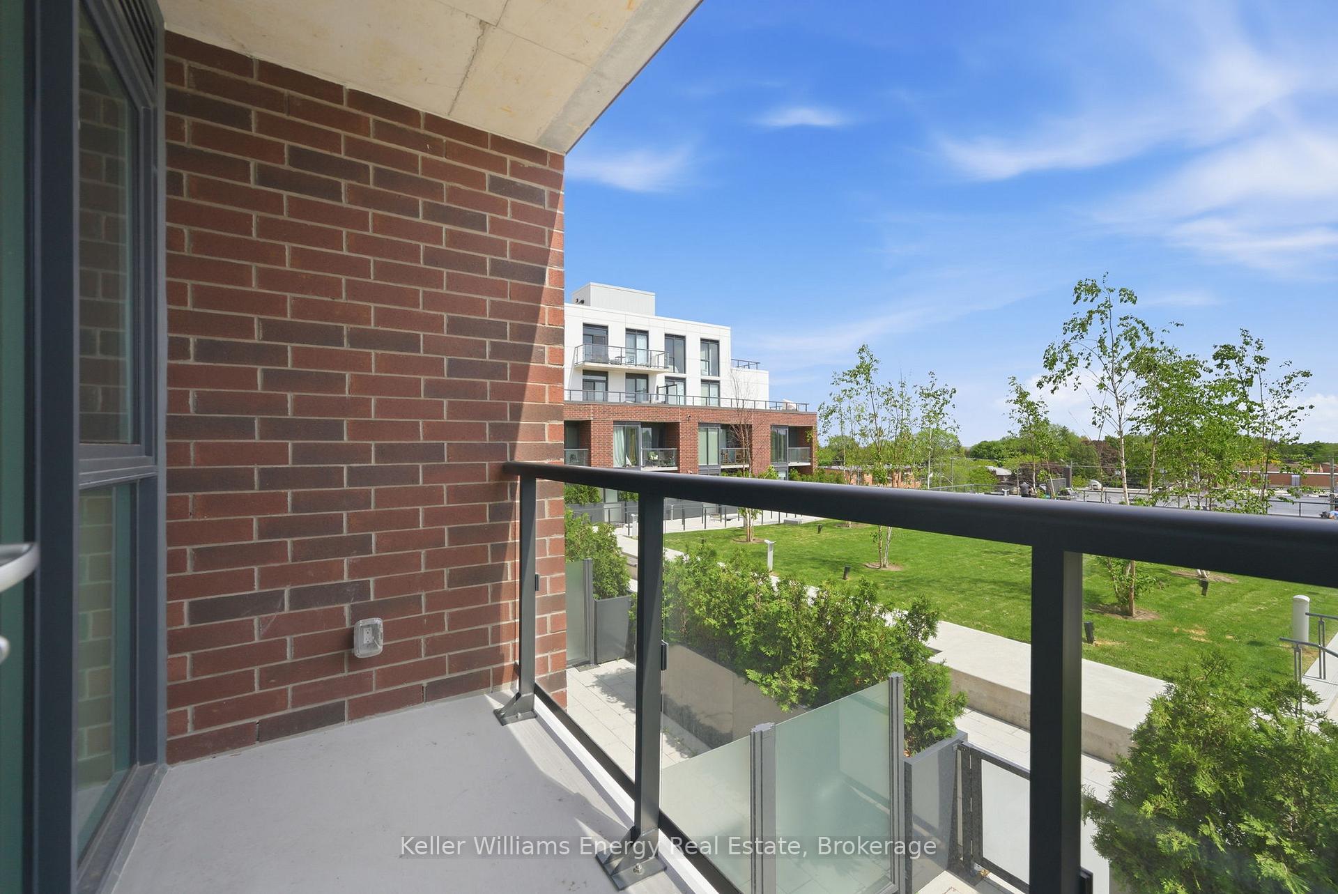 201 Brock Street S 417