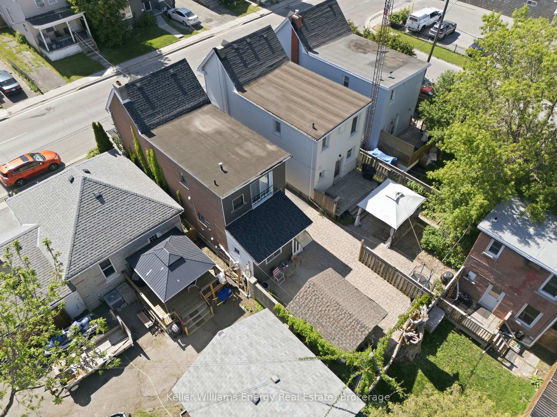 327 Albert Street