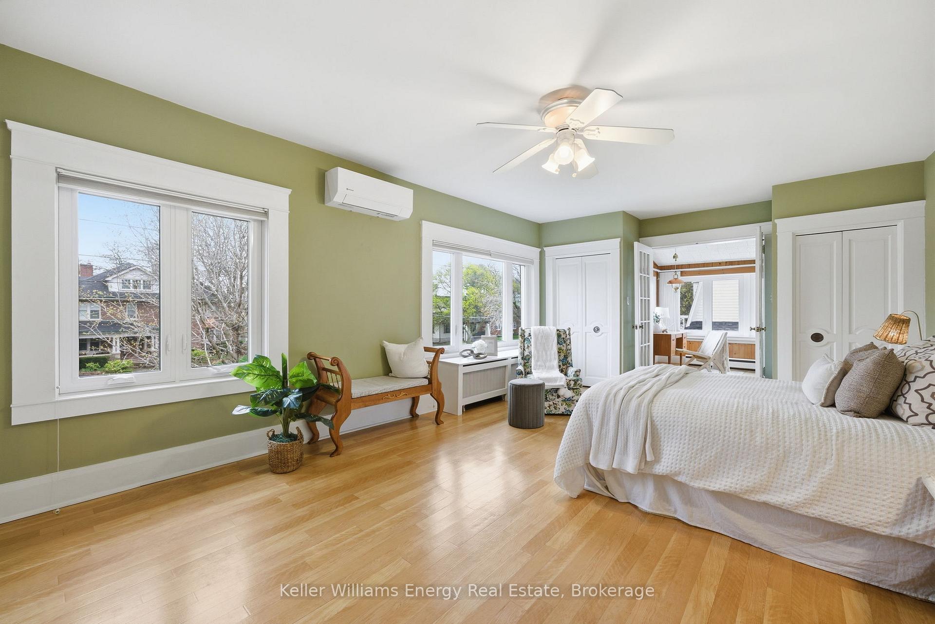 452 Simcoe Street N